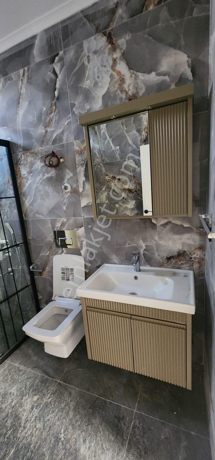 Ilıcada Havuzlu Site İçerisinde Asansörlü Kiralık - Görsel 17