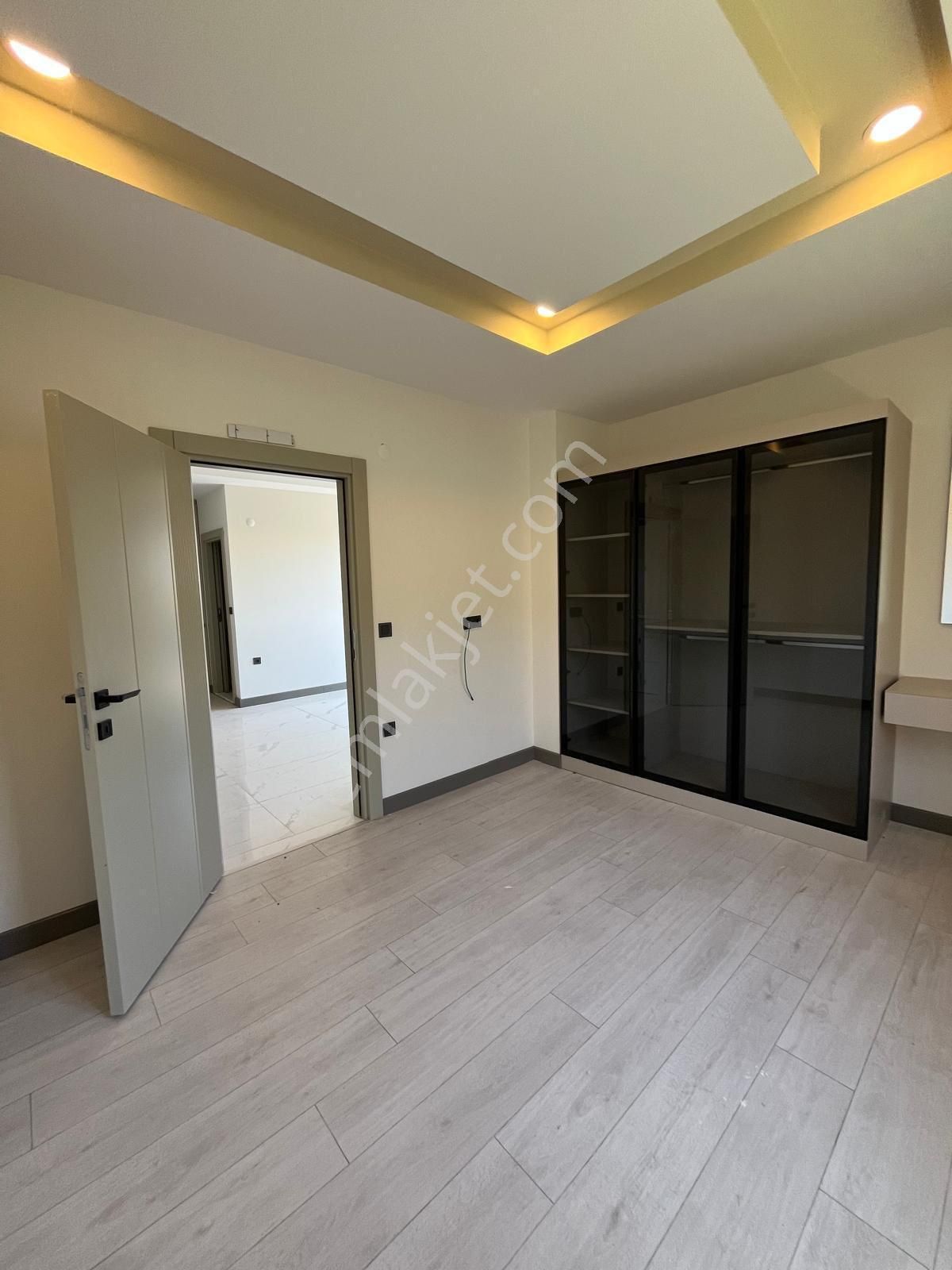 Ilıcada Havuzlu Site İçerisinde Asansörlü Kiralık