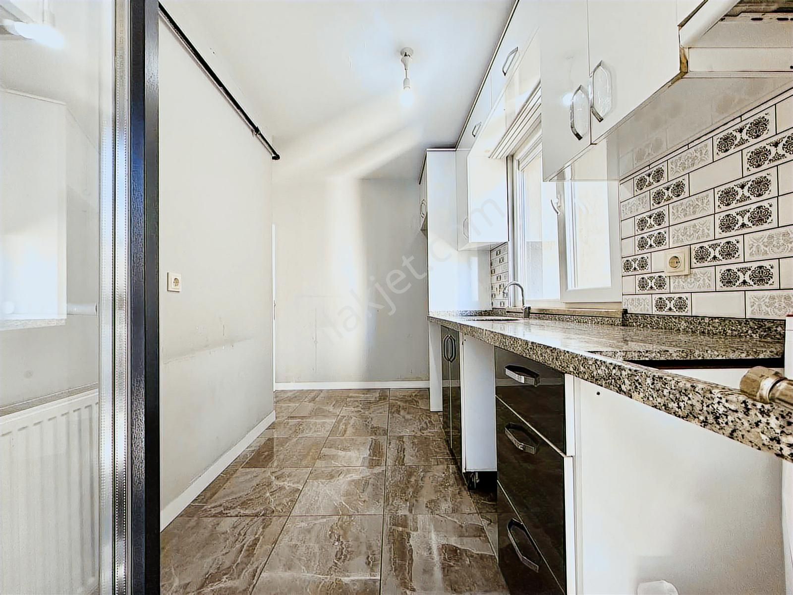 Sultanbeyli Adil Mahallesi, Butik Sitede Kiralık 2+1 Daire - Görsel 8