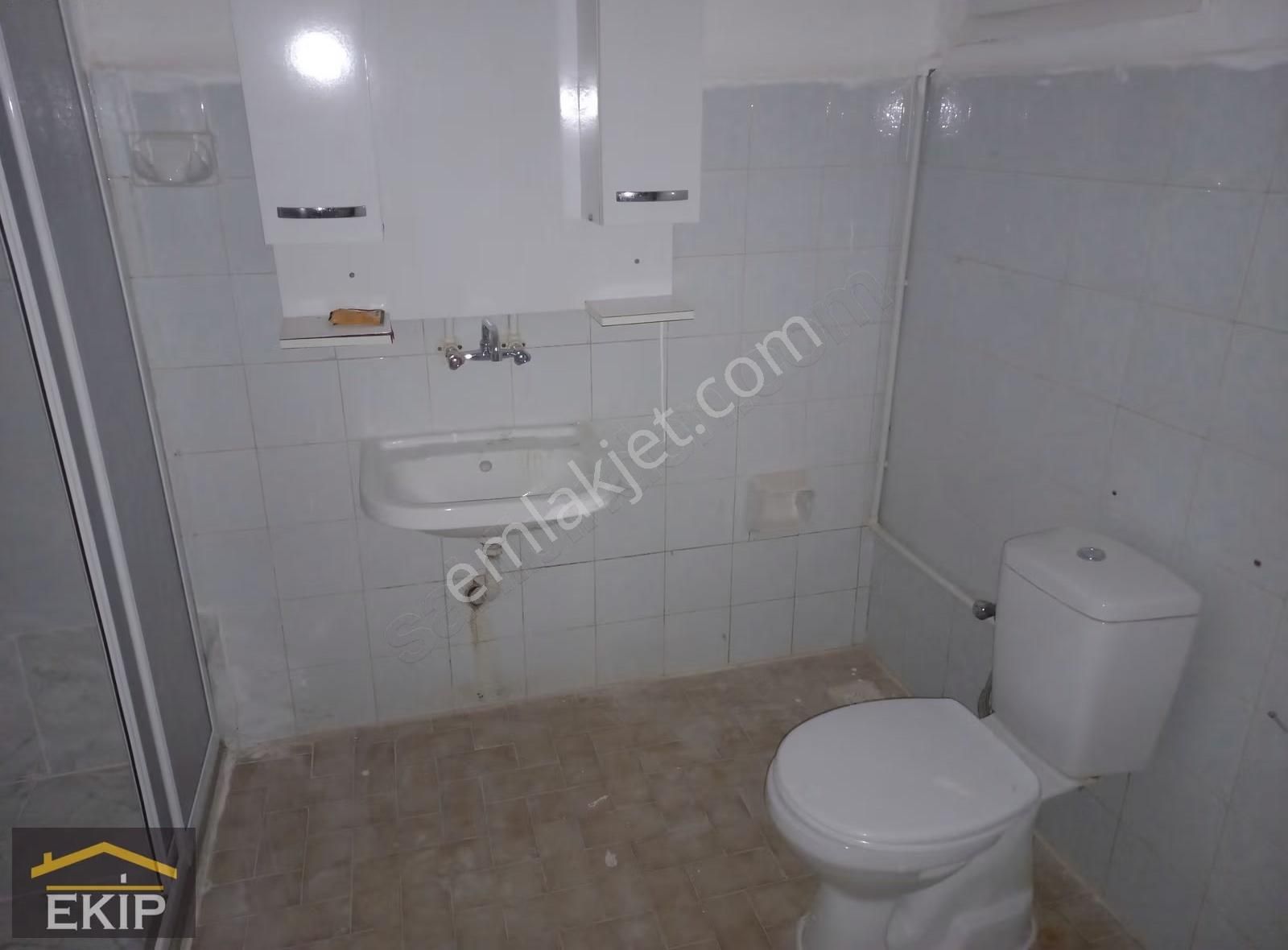 Kısıklıda Kısıklı Park Sitesi Karşısı Büyük 2+1 Kiralık - Görsel 2