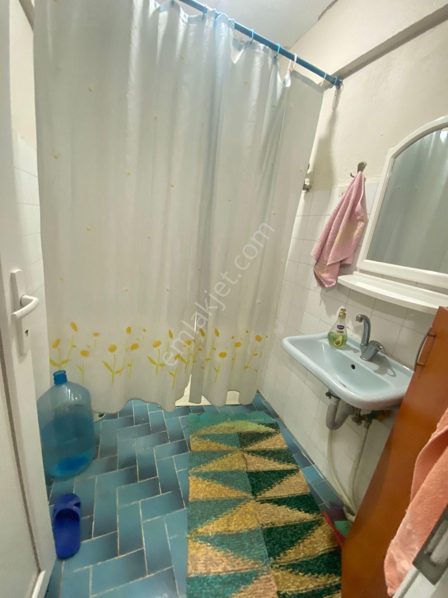 Acill Buca Ufuk Mah.de 3 Katlı 3 Daireli 145m2 Arsa İçerisinde Komple Satılık Müstakil Bina - Görsel 14