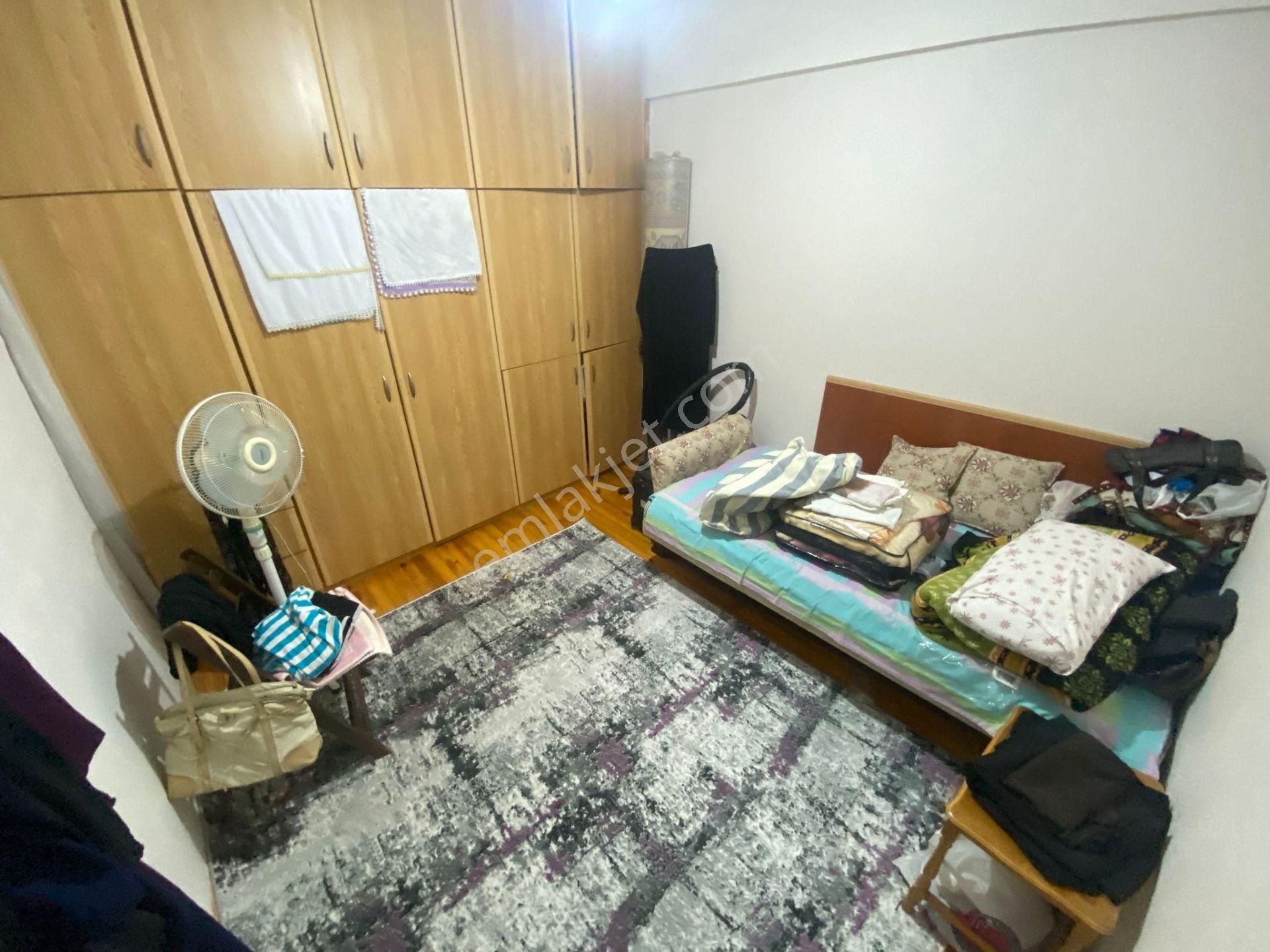 Acill Buca Ufuk Mah.de 3 Katlı 3 Daireli 145m2 Arsa İçerisinde Komple Satılık Müstakil Bina - Görsel 4