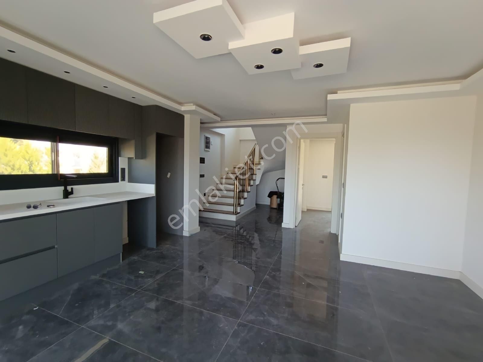 Kuşadası'nda Müstakil Özel Havuzlu Sıfır Lux Villa - Görsel 22