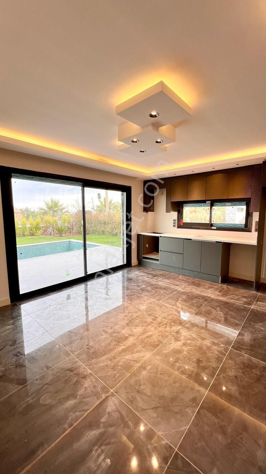 Kuşadası'nda Müstakil Özel Havuzlu Sıfır Lux Villa - Görsel 25