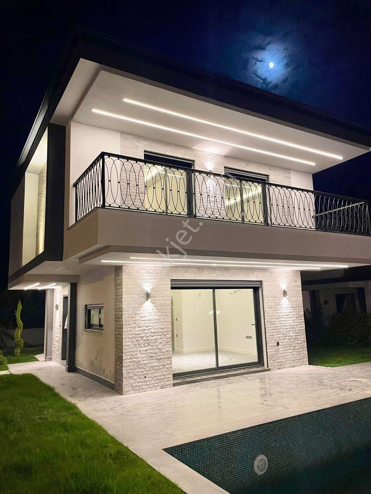 Kuşadası'nda Müstakil Özel Havuzlu Sıfır Lux Villa - Görsel 20