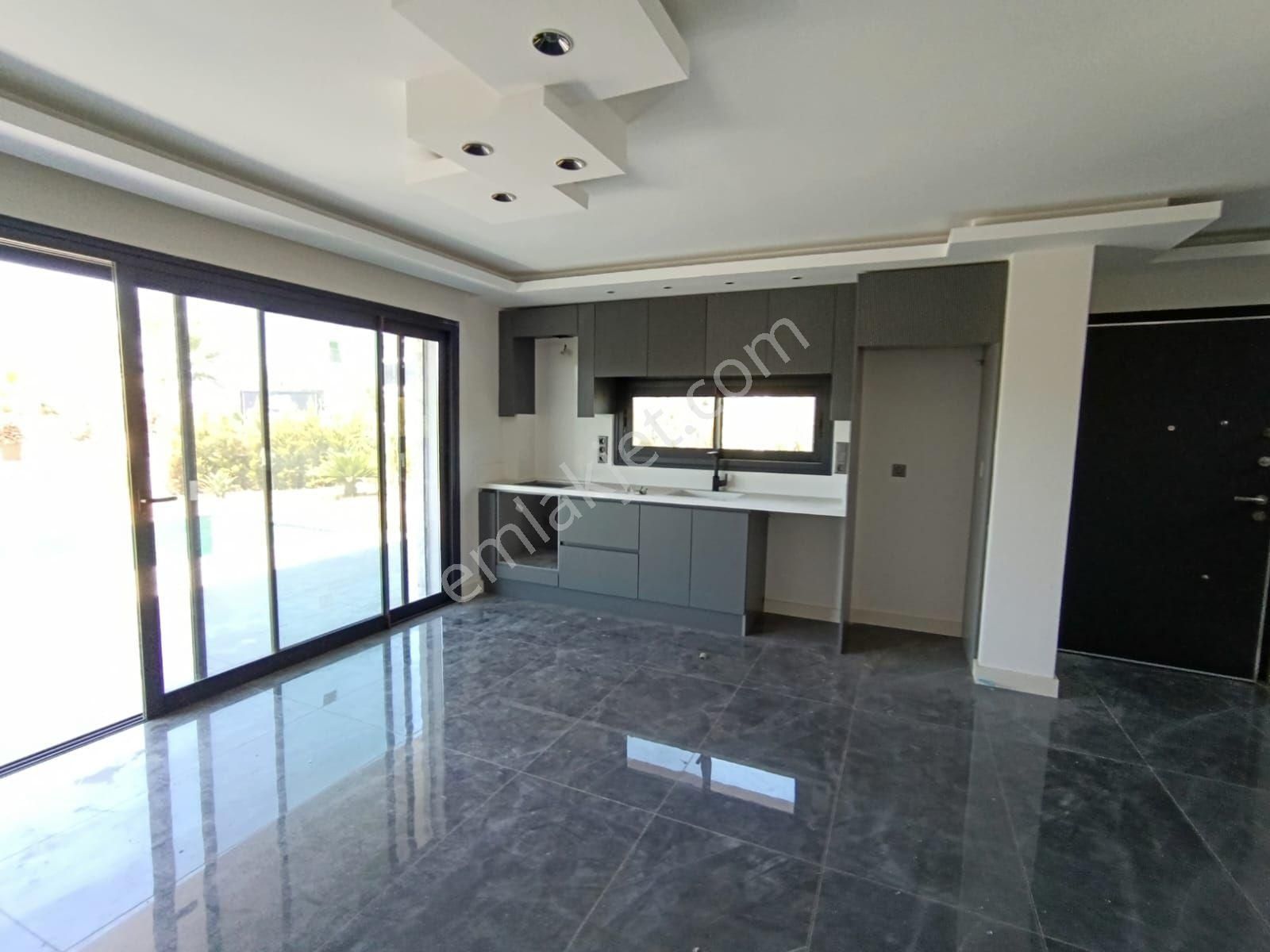 Kuşadası'nda Müstakil Özel Havuzlu Sıfır Lux Villa - Görsel 8