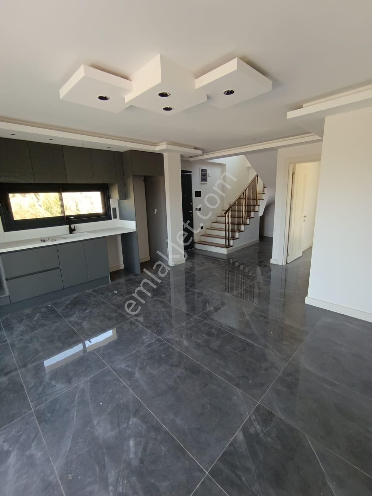 Kuşadası'nda Müstakil Özel Havuzlu Sıfır Lux Villa - Görsel 6