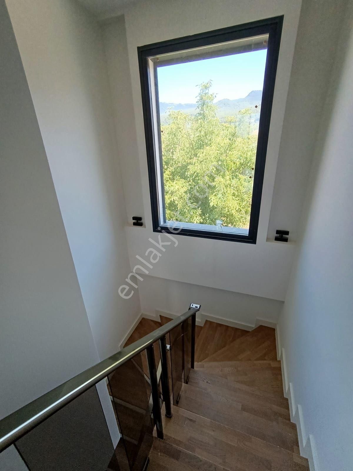 Kuşadası'nda Müstakil Özel Havuzlu Sıfır Lux Villa - Görsel 12