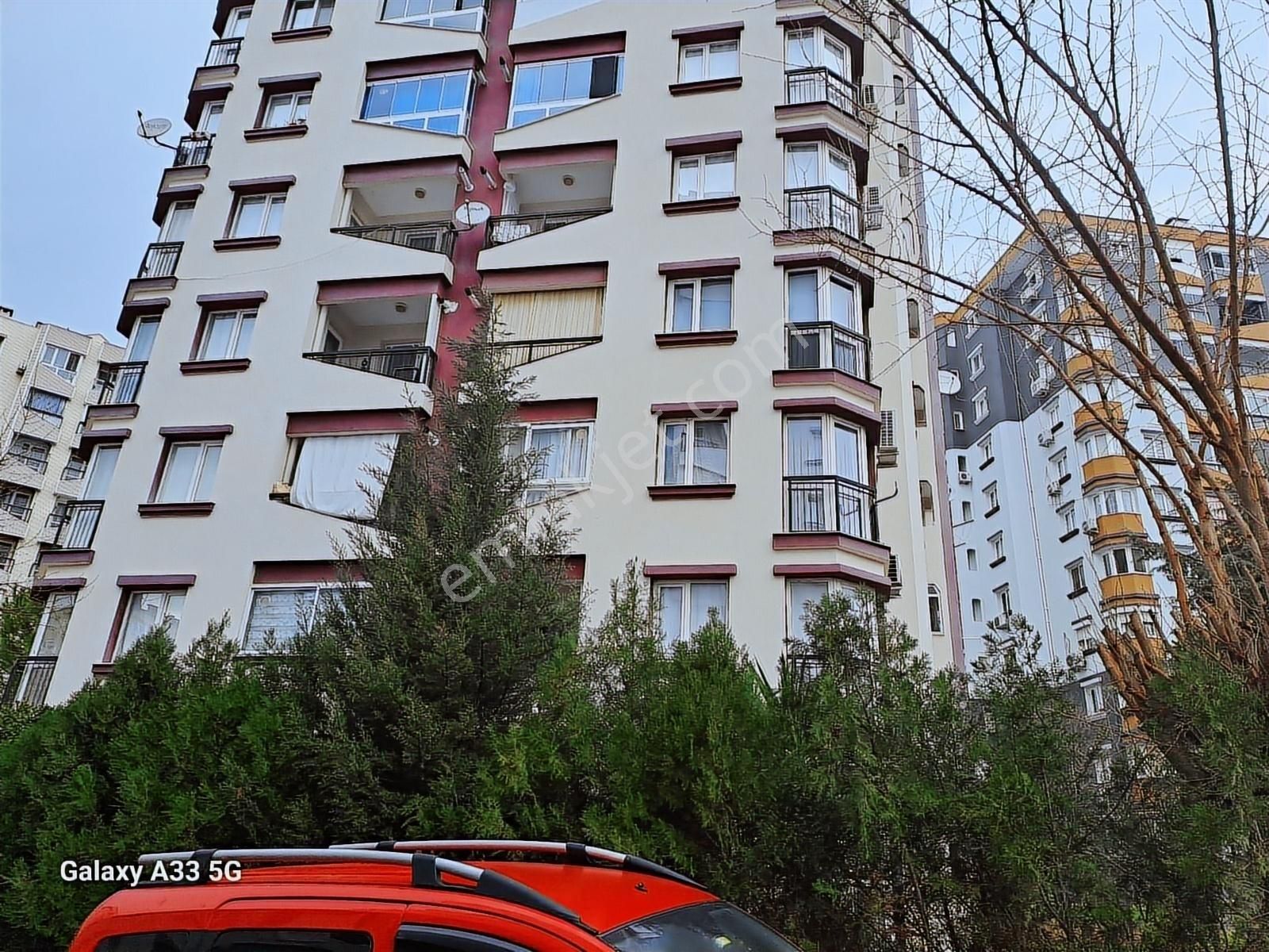 Buket Emlaktan Satılık 2+1 Açık Mutfak Dogalgazlı Ebeveyn Banyo