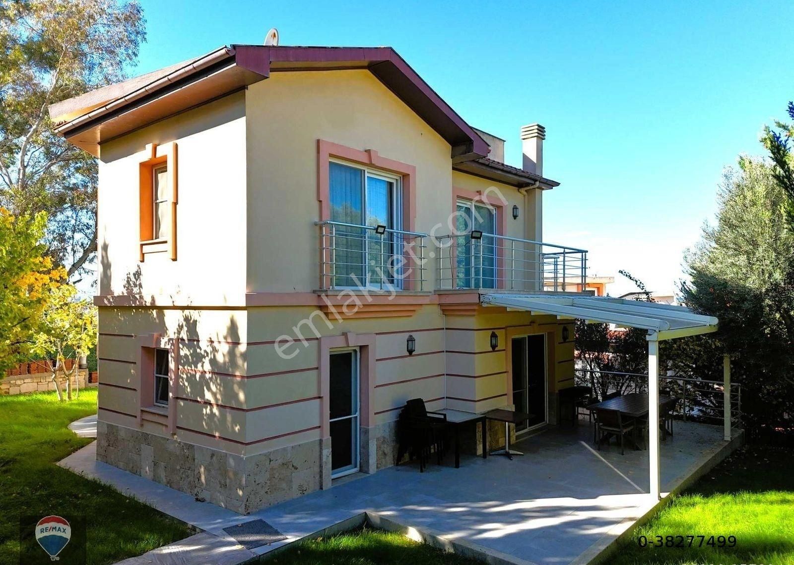 Kuşadası Gardenıa Villlarında Satılık 3+1 Villa