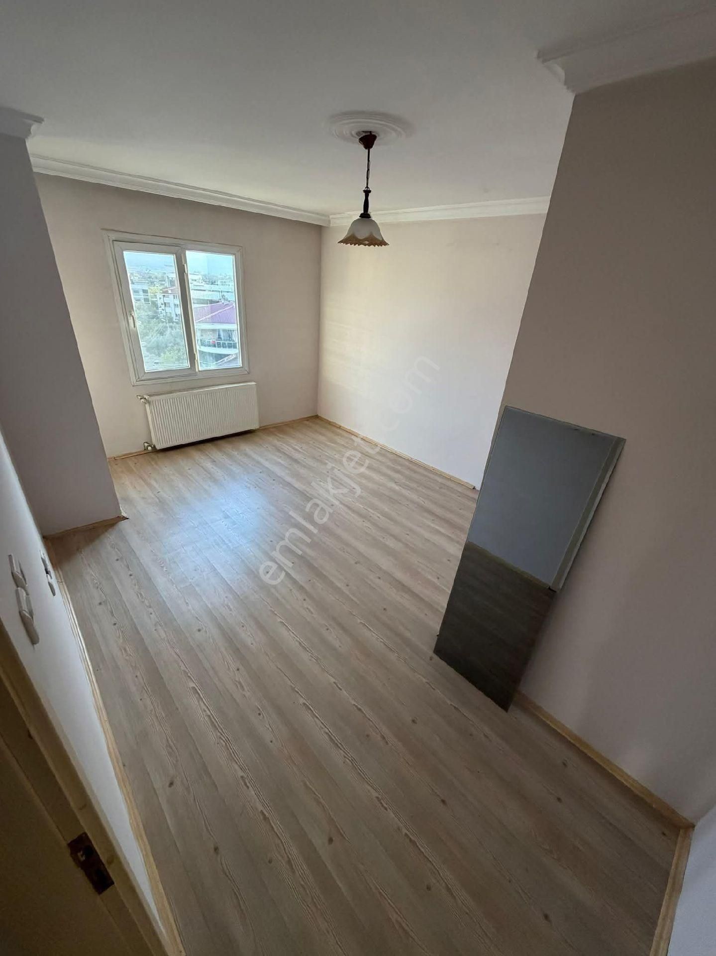 Nazilli Yeni Mahallede Cadde Üzerinde Doğalgazlı Balkonlu 3+1 Daire - Görsel 18