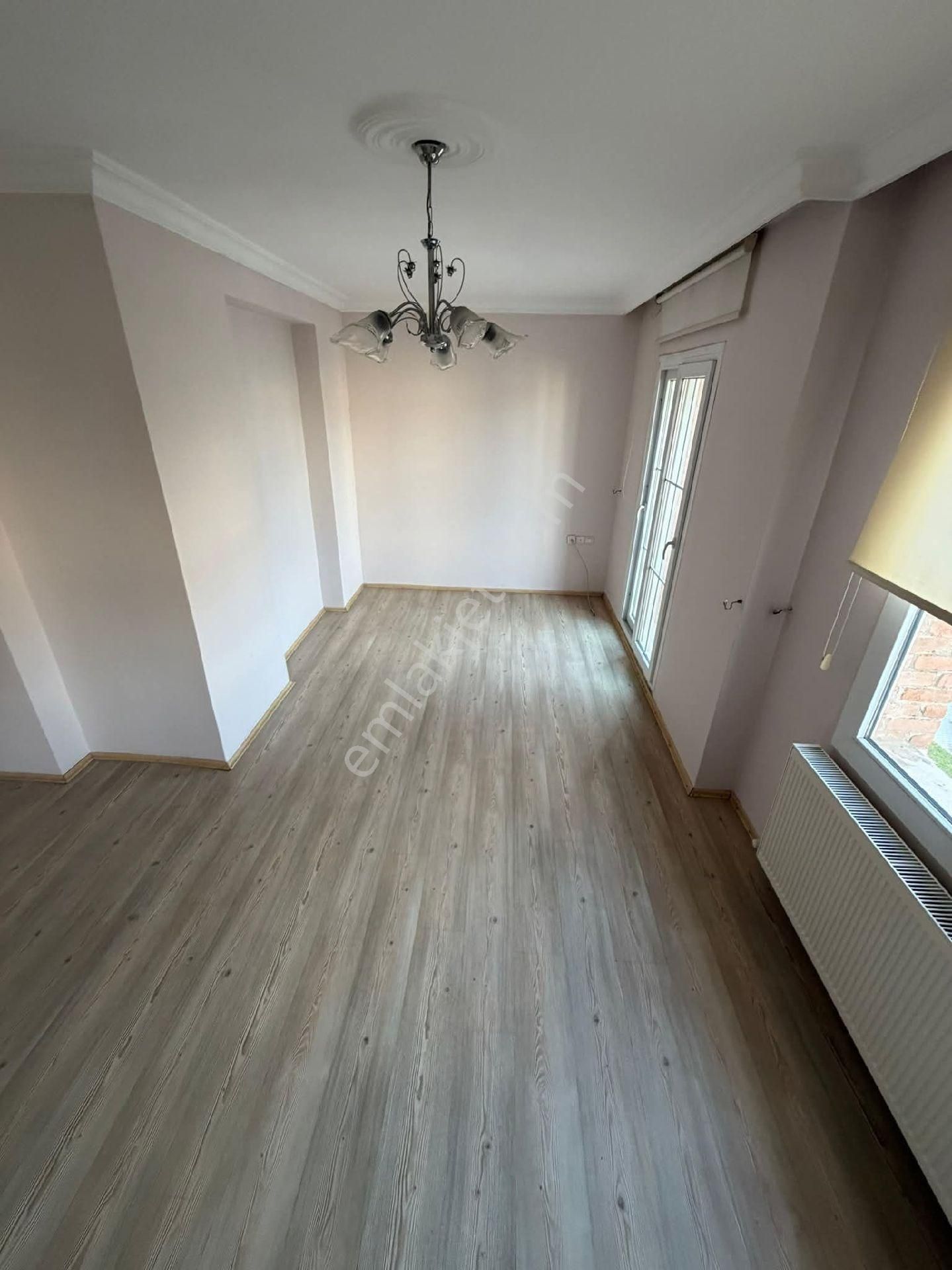 Nazilli Yeni Mahallede Cadde Üzerinde Doğalgazlı Balkonlu 3+1 Daire - Görsel 10