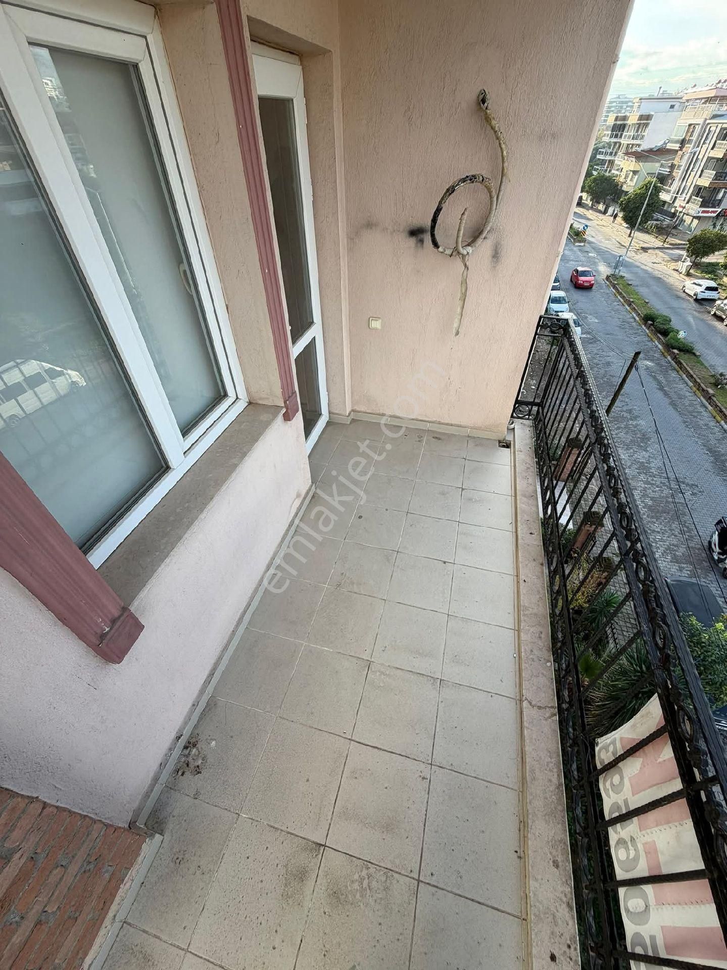 Nazilli Yeni Mahallede Cadde Üzerinde Doğalgazlı Balkonlu 3+1 Daire - Görsel 21