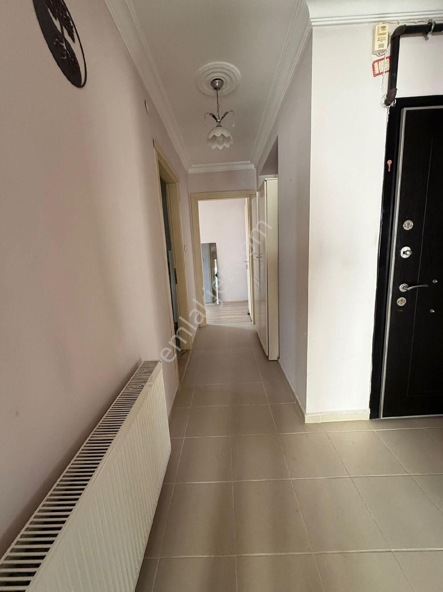 Nazilli Yeni Mahallede Cadde Üzerinde Doğalgazlı Balkonlu 3+1 Daire - Görsel 13