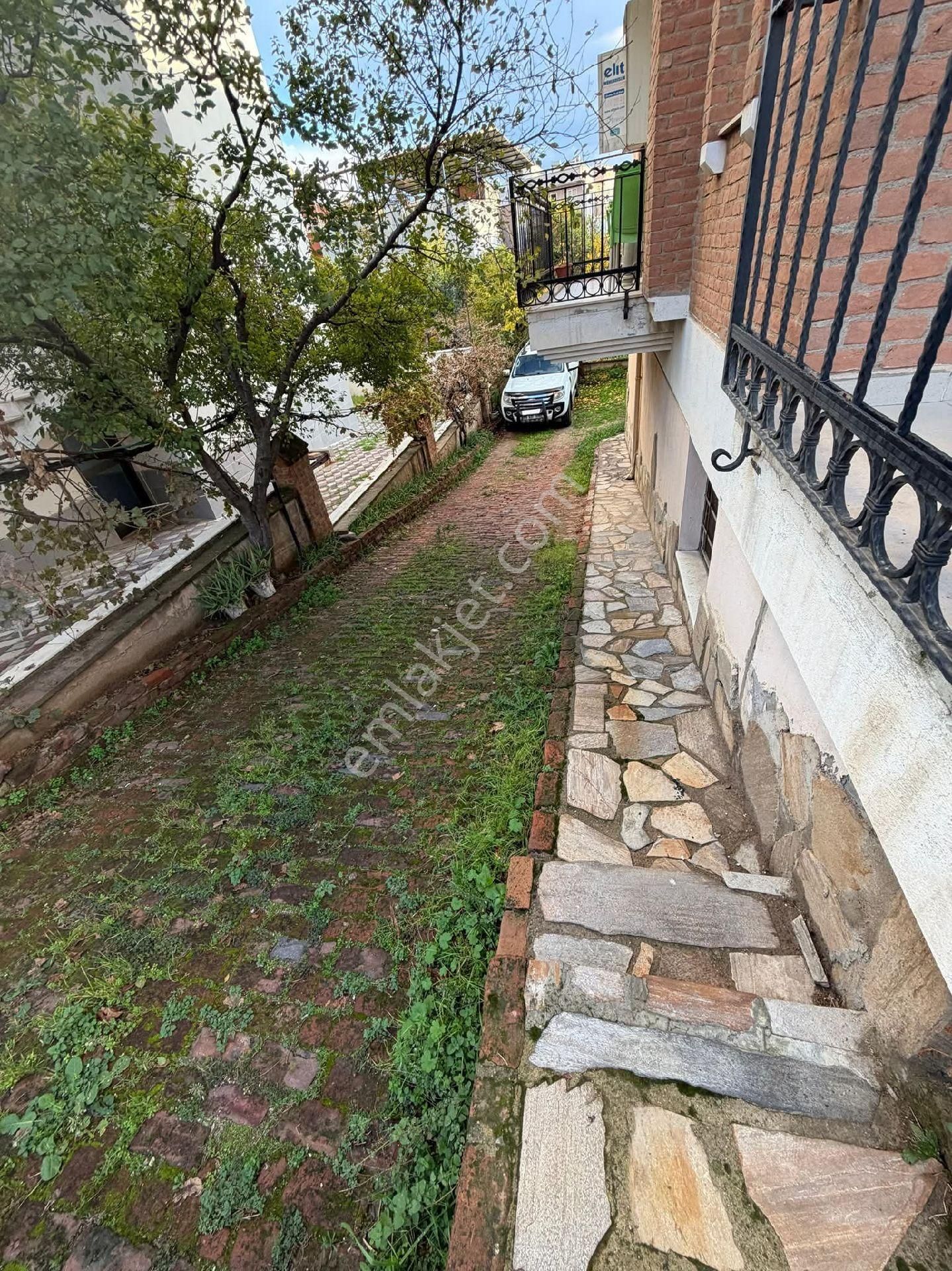 Nazilli Yeni Mahallede Cadde Üzerinde Doğalgazlı Balkonlu 3+1 Daire - Görsel 26