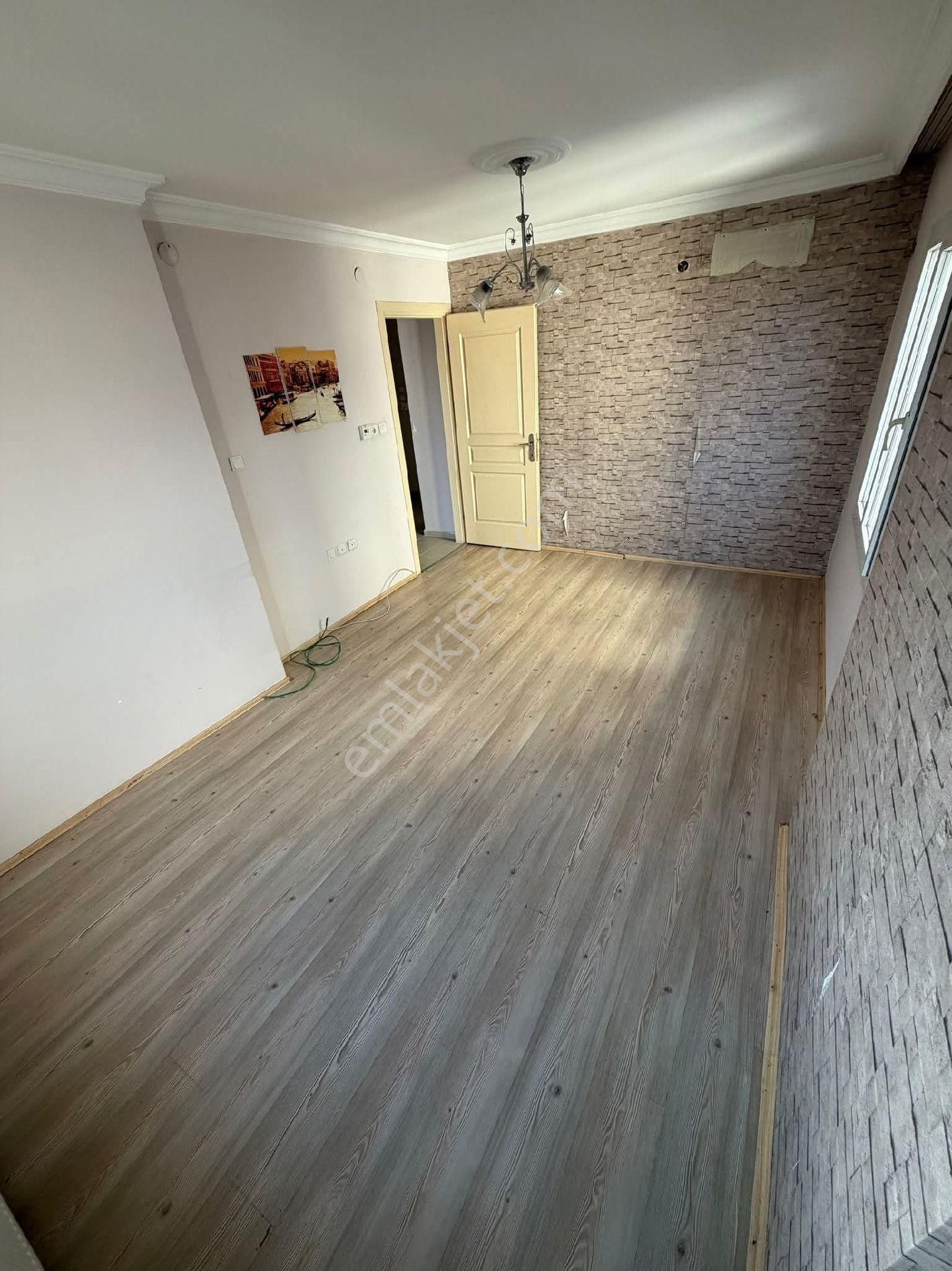 Nazilli Yeni Mahallede Cadde Üzerinde Doğalgazlı Balkonlu 3+1 Daire - Görsel 15