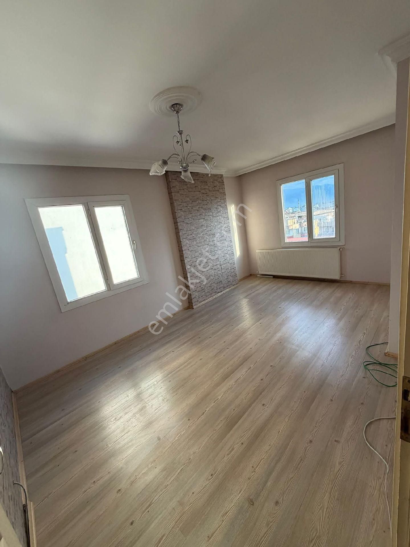 Nazilli Yeni Mahallede Cadde Üzerinde Doğalgazlı Balkonlu 3+1 Daire - Görsel 14