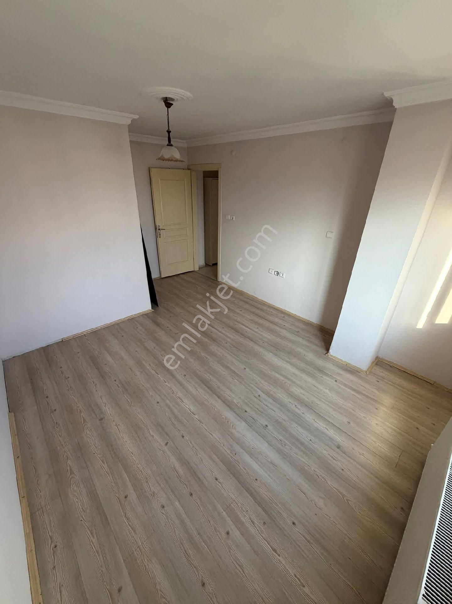 Nazilli Yeni Mahallede Cadde Üzerinde Doğalgazlı Balkonlu 3+1 Daire - Görsel 19