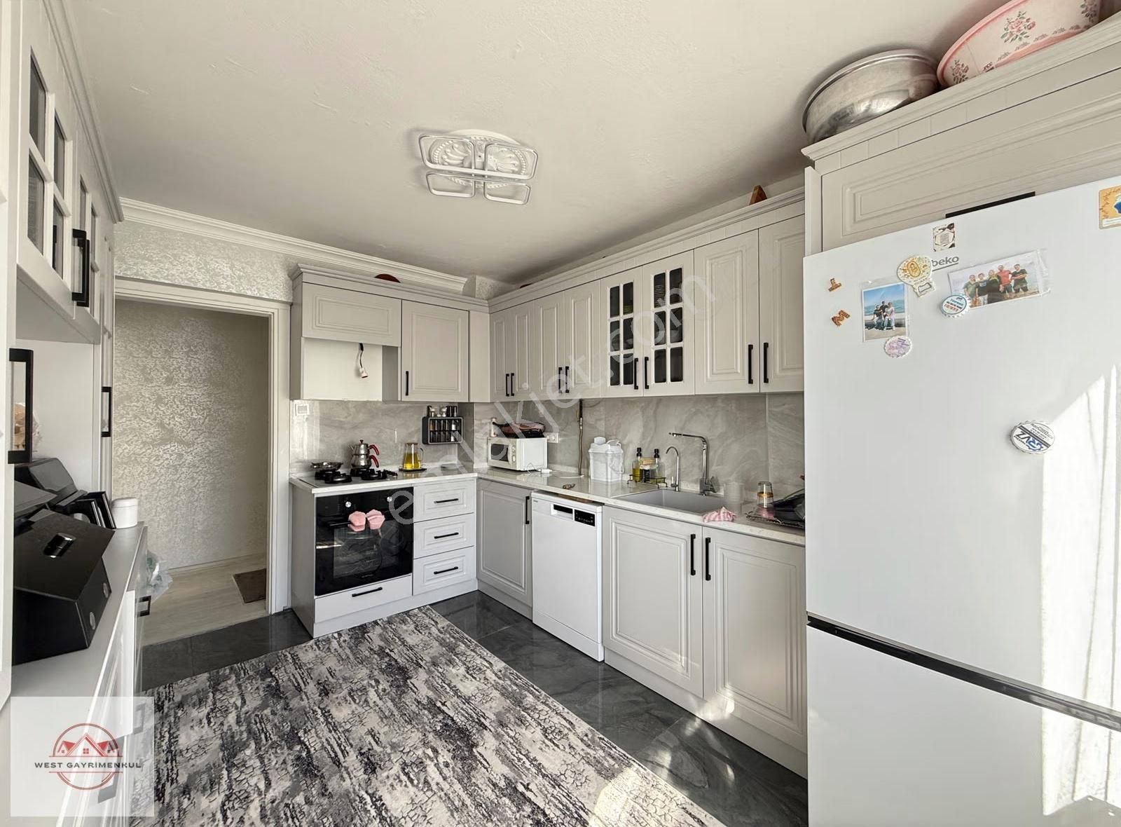 Bayraklıda Cd Üzeri Satılık 150m² Full Tadilatlı 3+1 Daire - Görsel 12