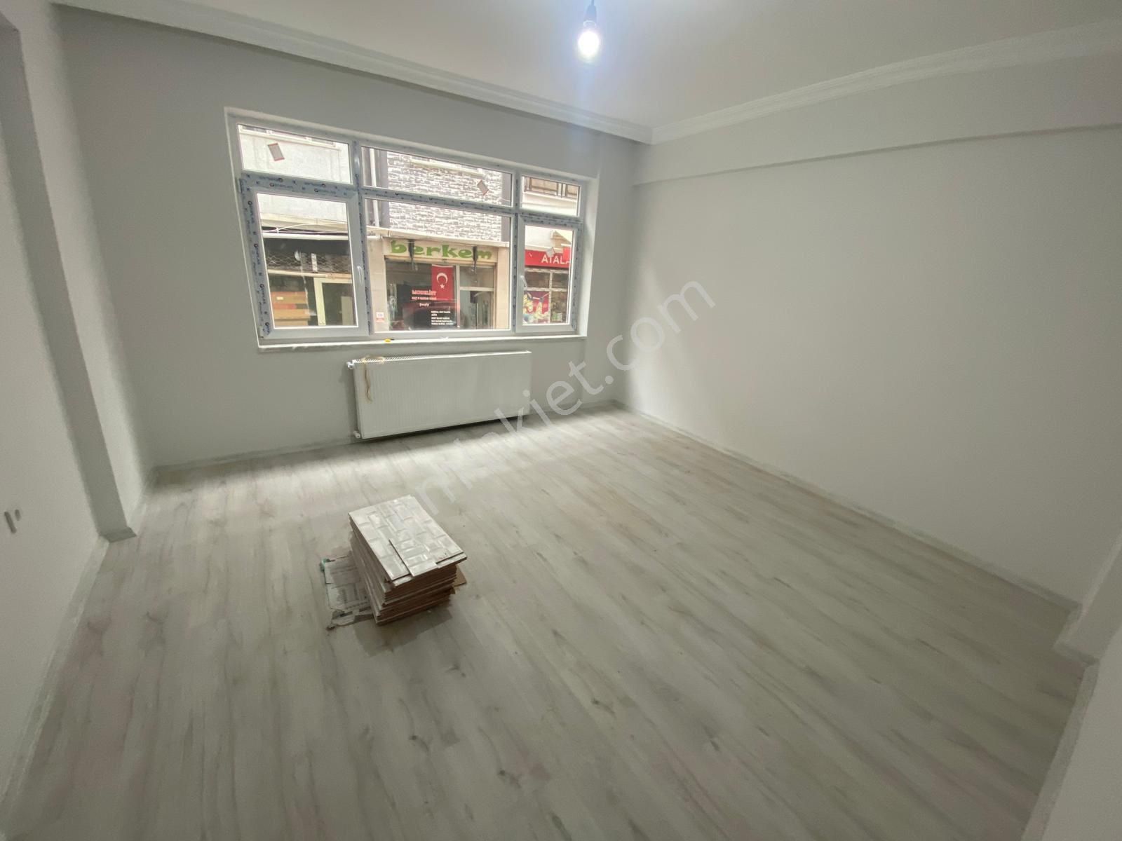 Furkan Emlaktan Çiftlik Mh. 3+1 130m2 Yüksek Giriş 3 Balkonlu İçi Full Yapılı Satılık Fırsat Daire - Görsel 2