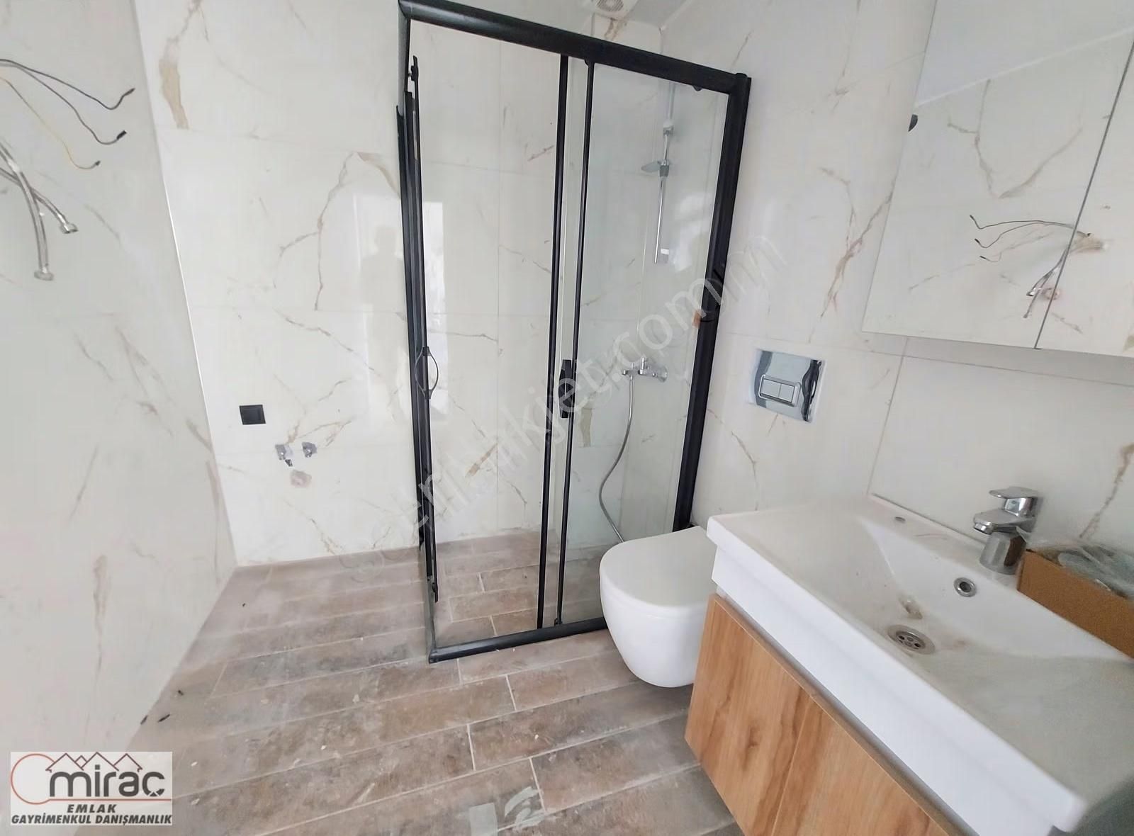 Üniversiteye Yakın 1+1 Arakat Asansörlü Sıfır Daire - Görsel 4