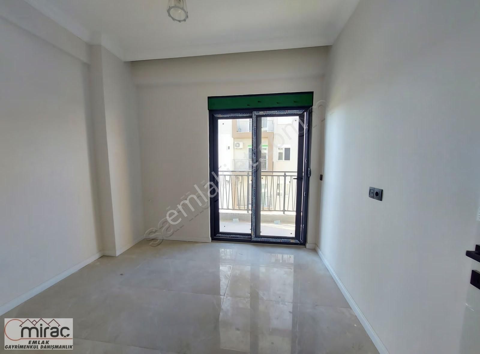 Üniversiteye Yakın 1+1 Arakat Asansörlü Sıfır Daire - Görsel 10
