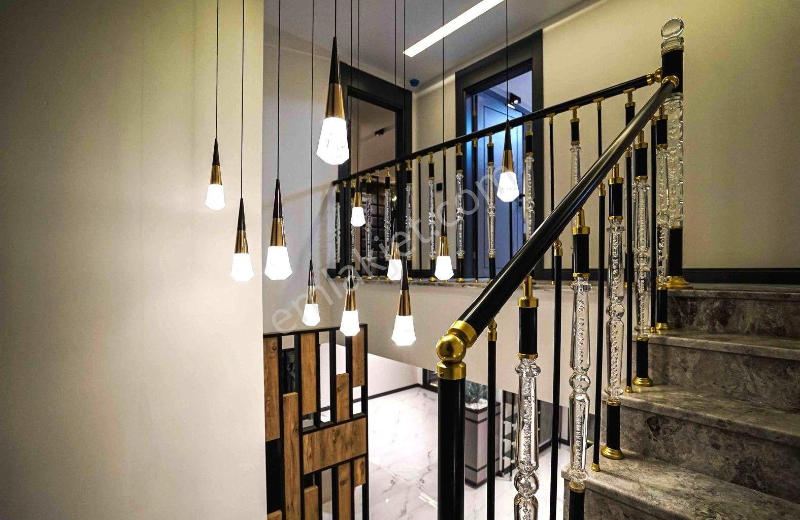 Kusadası'nda Lüksün Zirvesi 500m2 Arsa 135m2 Taban Oturumu 270m2 Yaşam Alanı Ultra Modern Villa - Görsel 31