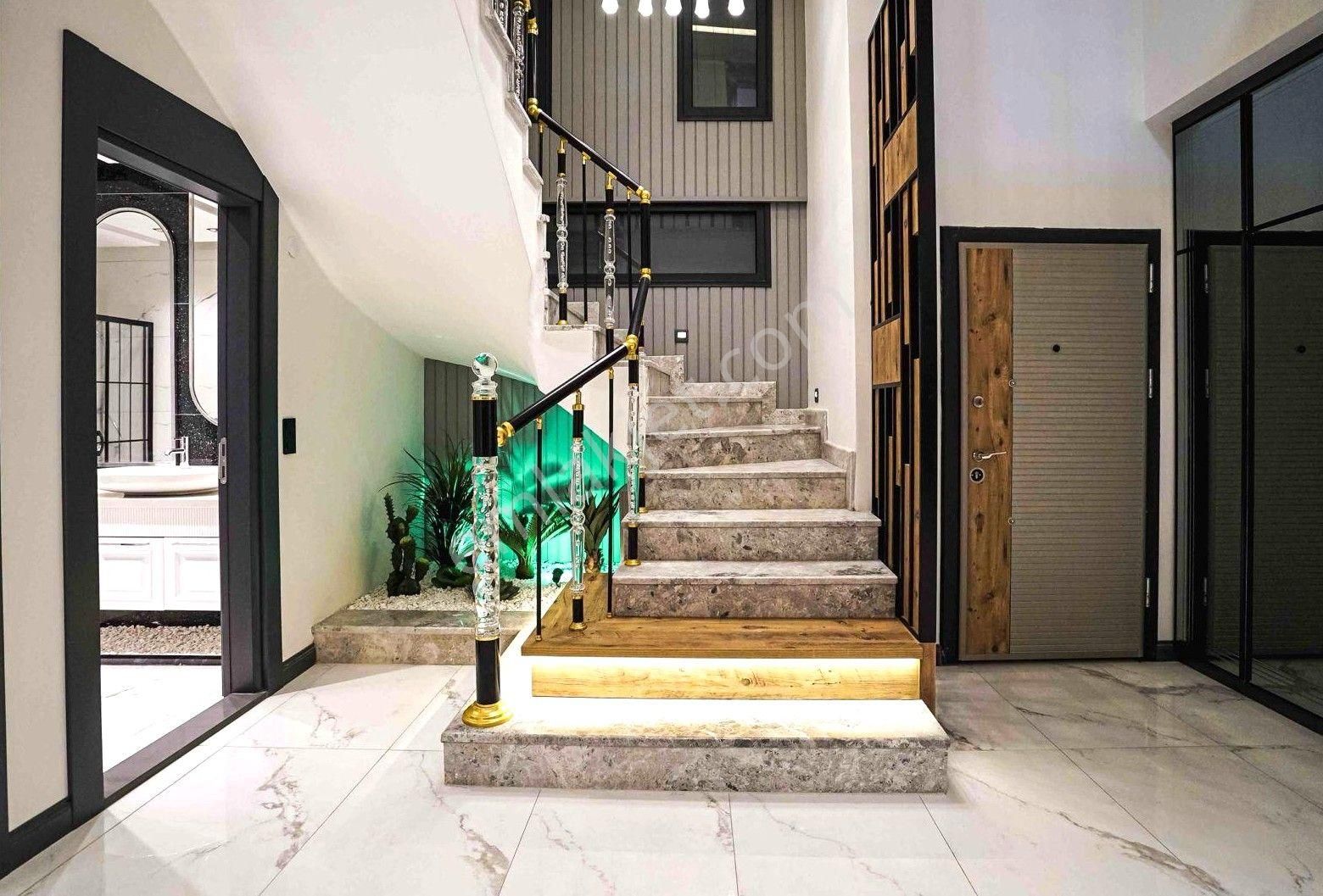 Kusadası'nda Lüksün Zirvesi 500m2 Arsa 135m2 Taban Oturumu 270m2 Yaşam Alanı Ultra Modern Villa - Görsel 19