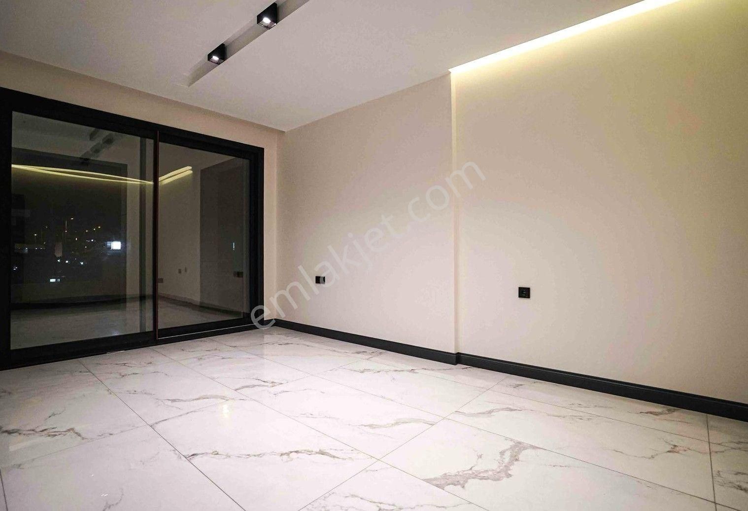 Kusadası'nda Lüksün Zirvesi 500m2 Arsa 135m2 Taban Oturumu 270m2 Yaşam Alanı Ultra Modern Villa - Görsel 6