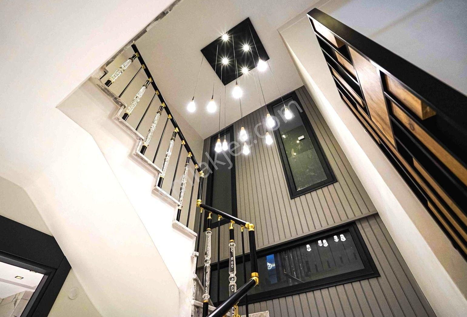 Kusadası'nda Lüksün Zirvesi 500m2 Arsa 135m2 Taban Oturumu 270m2 Yaşam Alanı Ultra Modern Villa - Görsel 10