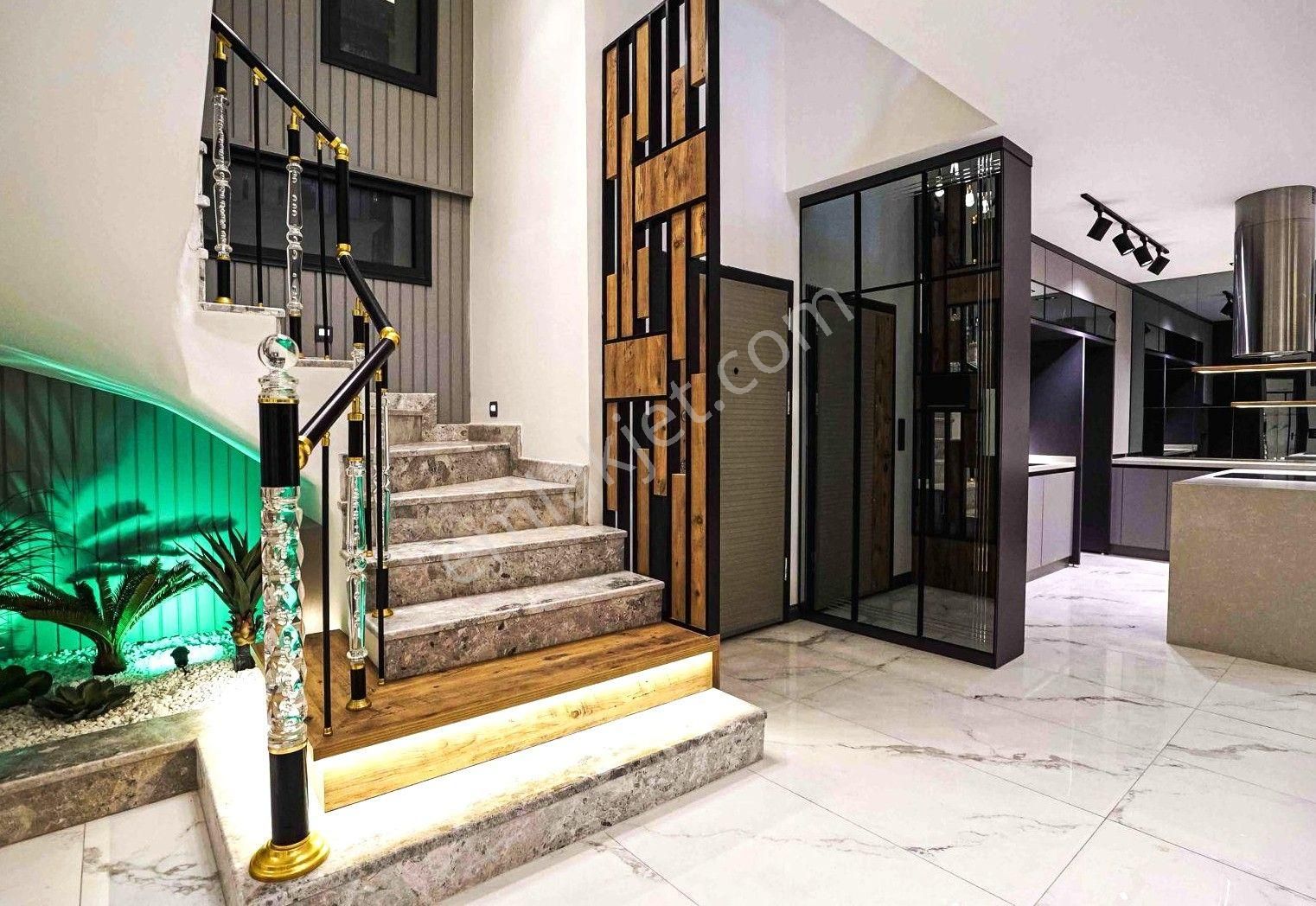 Kusadası'nda Lüksün Zirvesi 500m2 Arsa 135m2 Taban Oturumu 270m2 Yaşam Alanı Ultra Modern Villa - Görsel 8