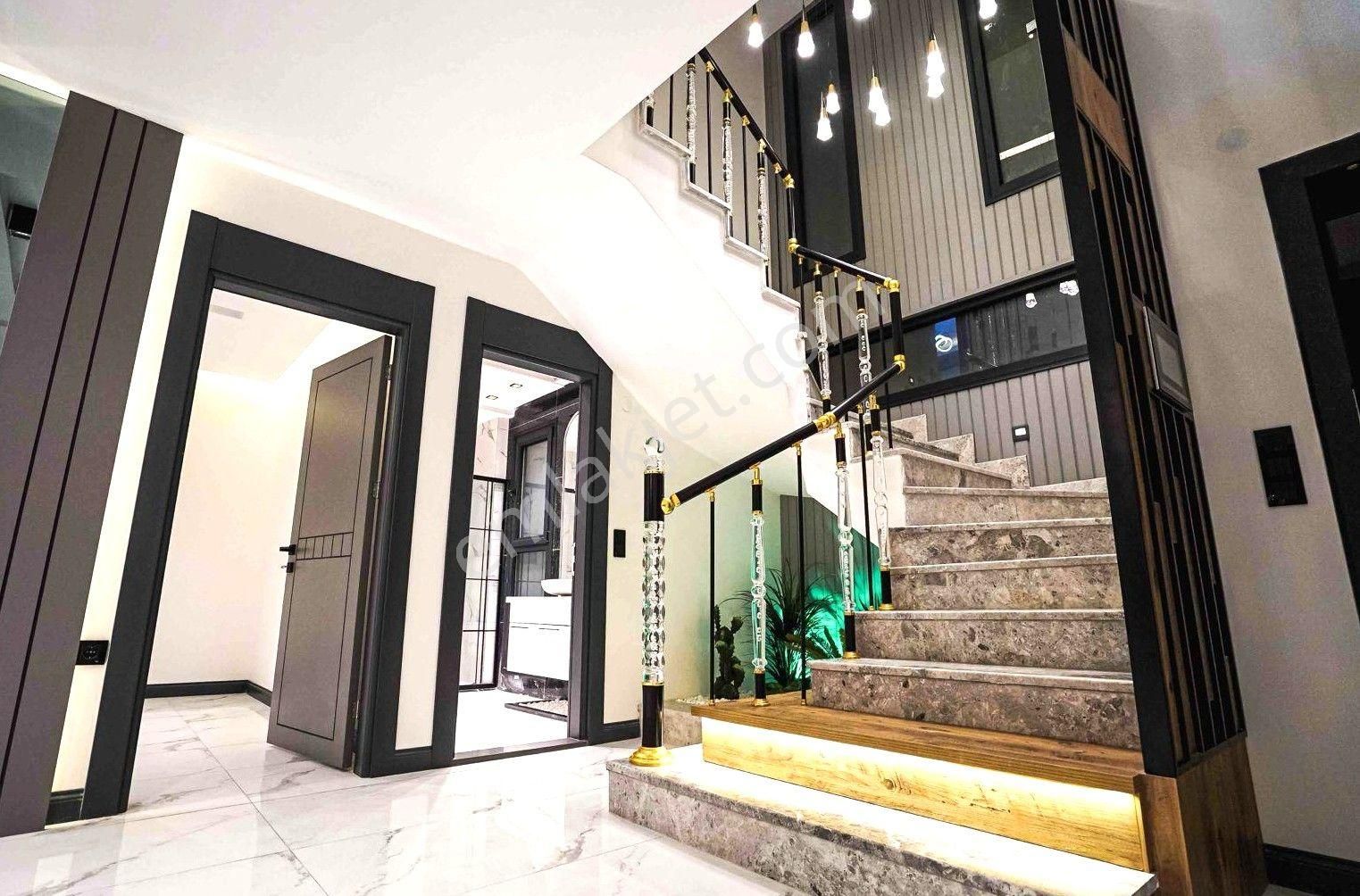 Kusadası'nda Lüksün Zirvesi 500m2 Arsa 135m2 Taban Oturumu 270m2 Yaşam Alanı Ultra Modern Villa - Görsel 11