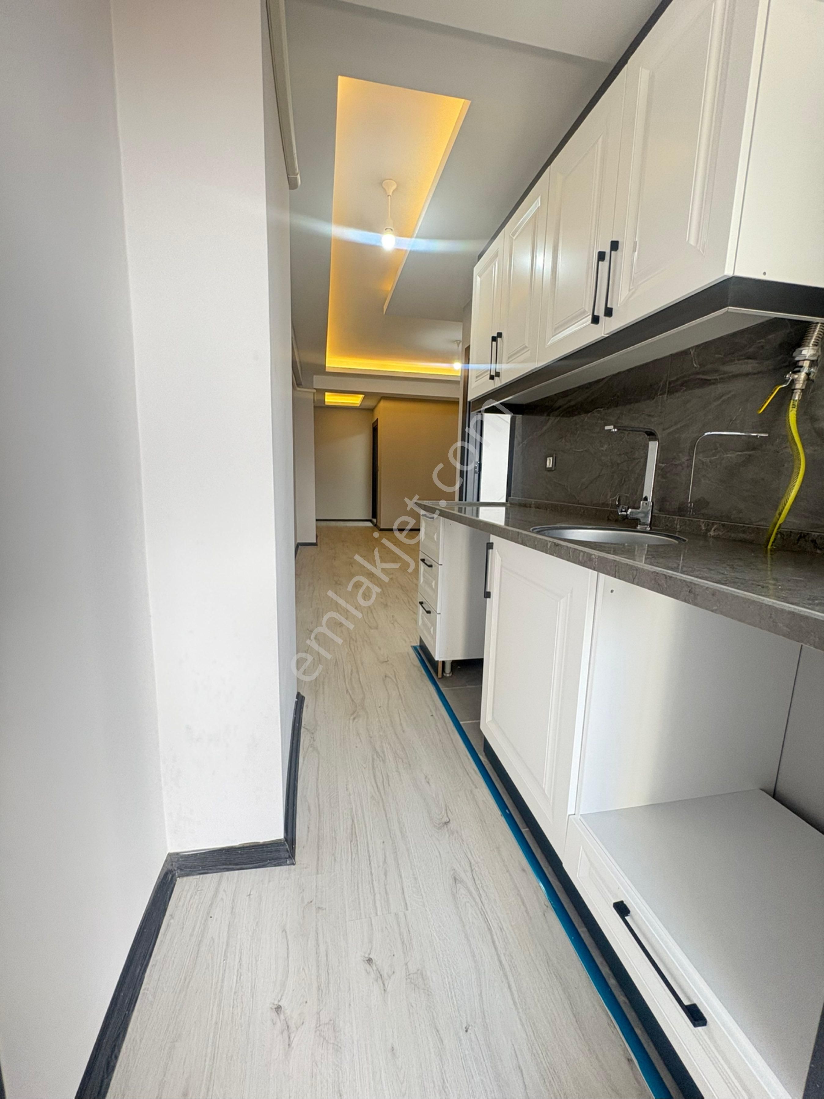 Çarşıda Arakat Asansörlü Otoparklıteraslı Sıfır Satılık 1+1 Daire - Görsel 13