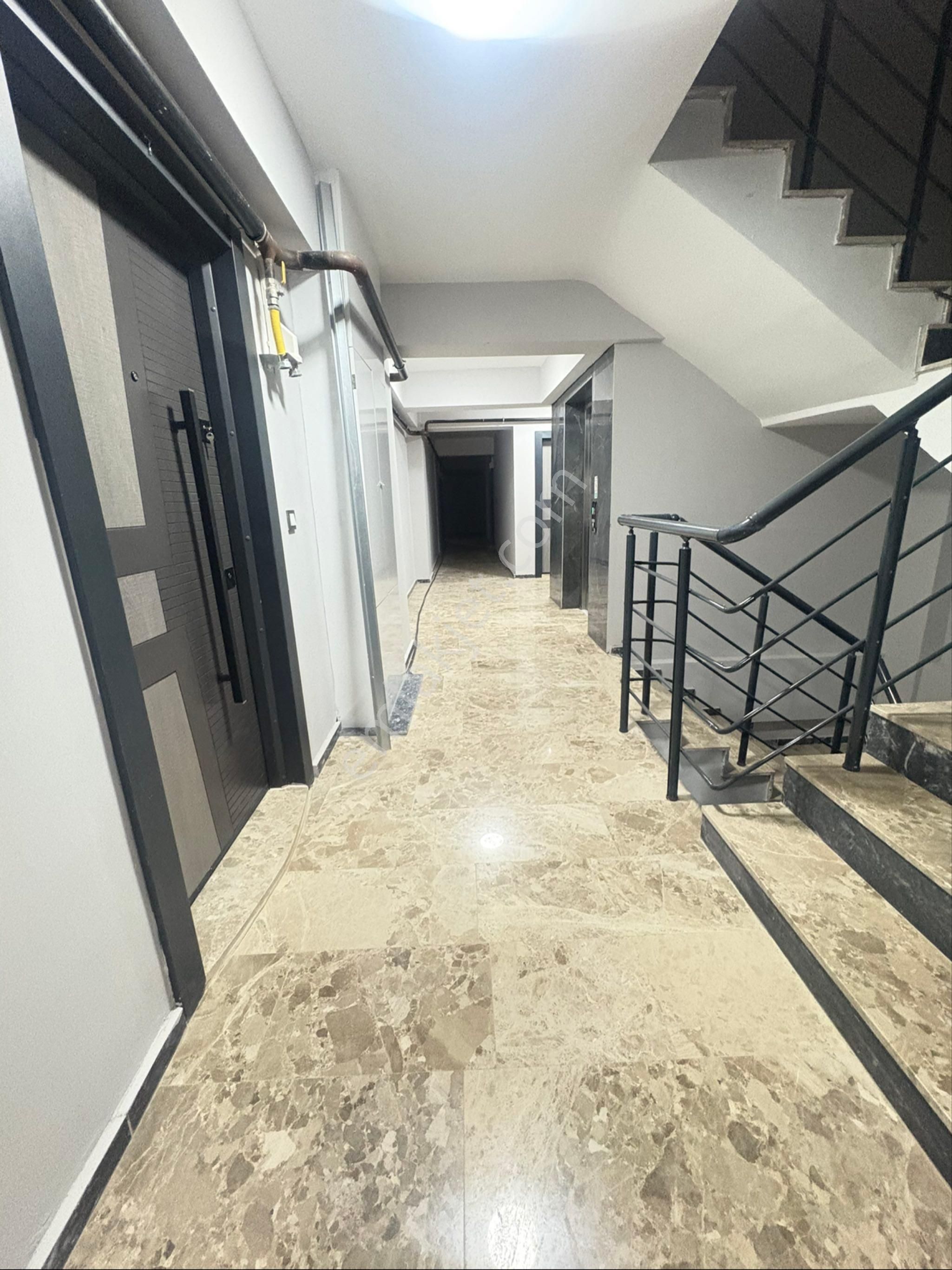 Çarşıda Arakat Asansörlü Otoparklıteraslı Sıfır Satılık 1+1 Daire - Görsel 24