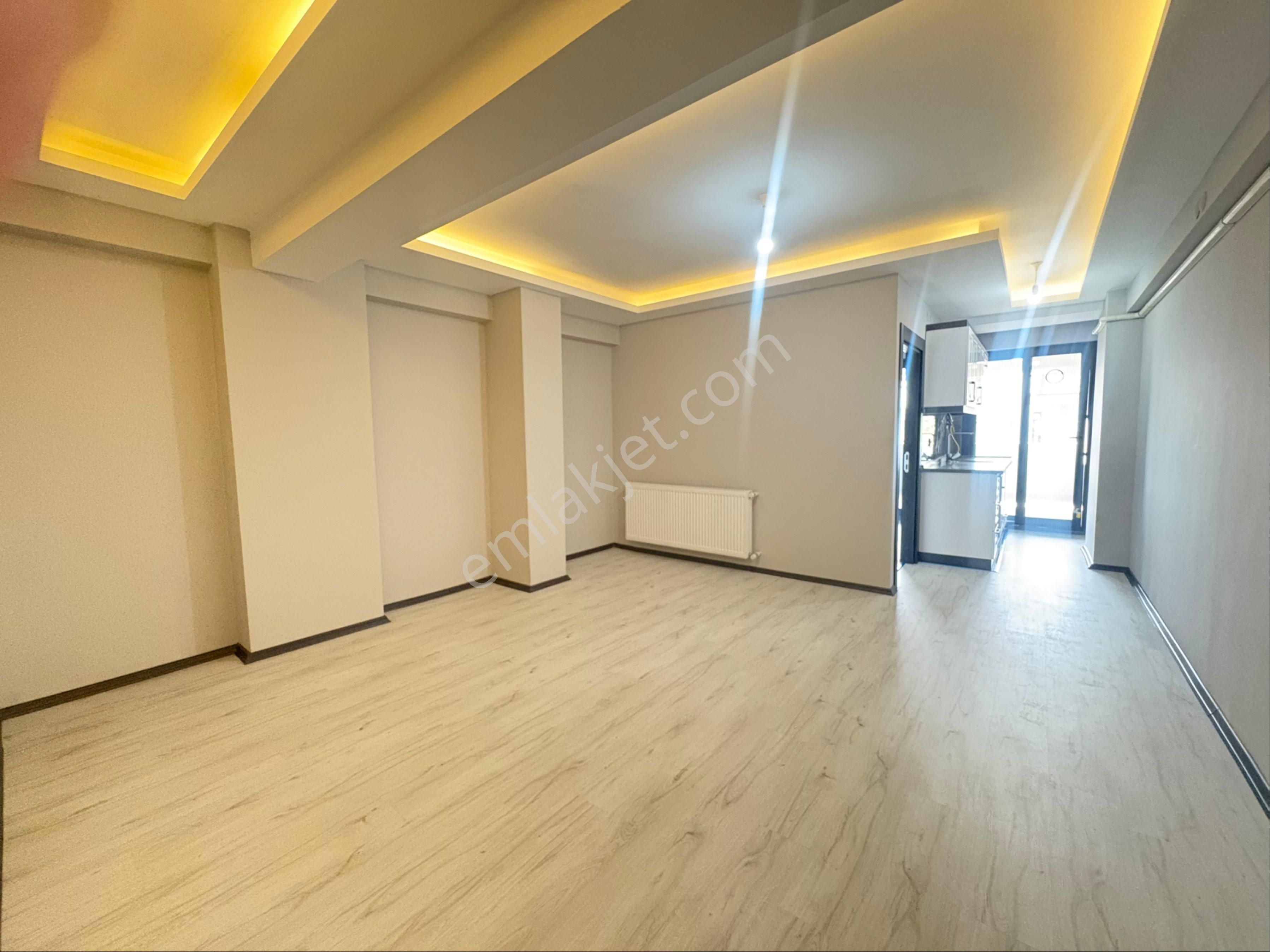 Çarşıda Arakat Asansörlü Otoparklıteraslı Sıfır Satılık 1+1 Daire