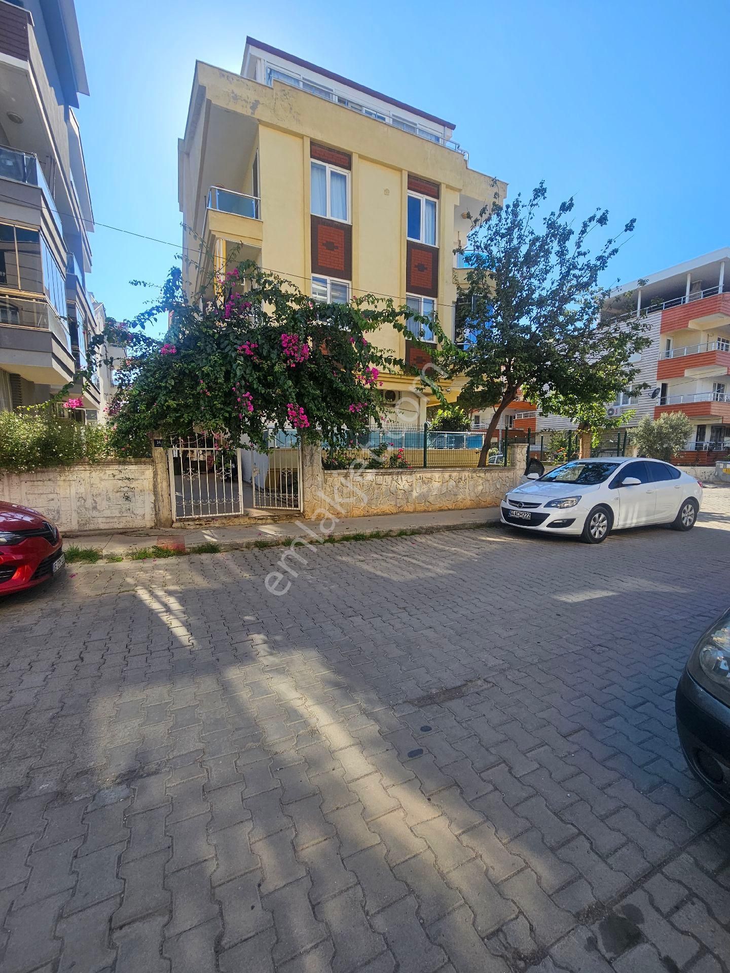Didim Merkezde Satılık 2+1 Ayrı - Görsel 3