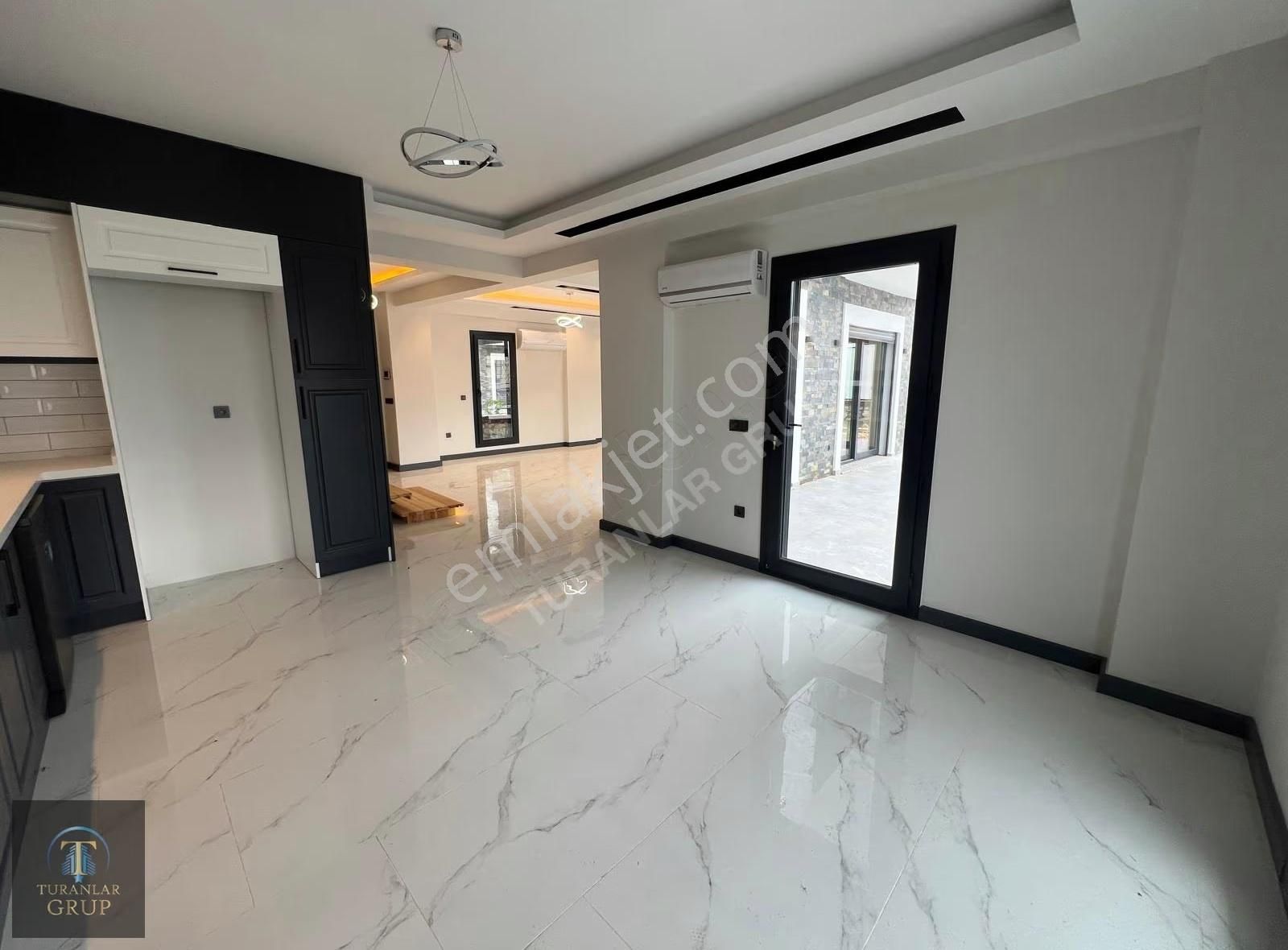 Turanlar Grupta Satılık Deniz Manzaralı Prestijli Lüks Villa - Görsel 11