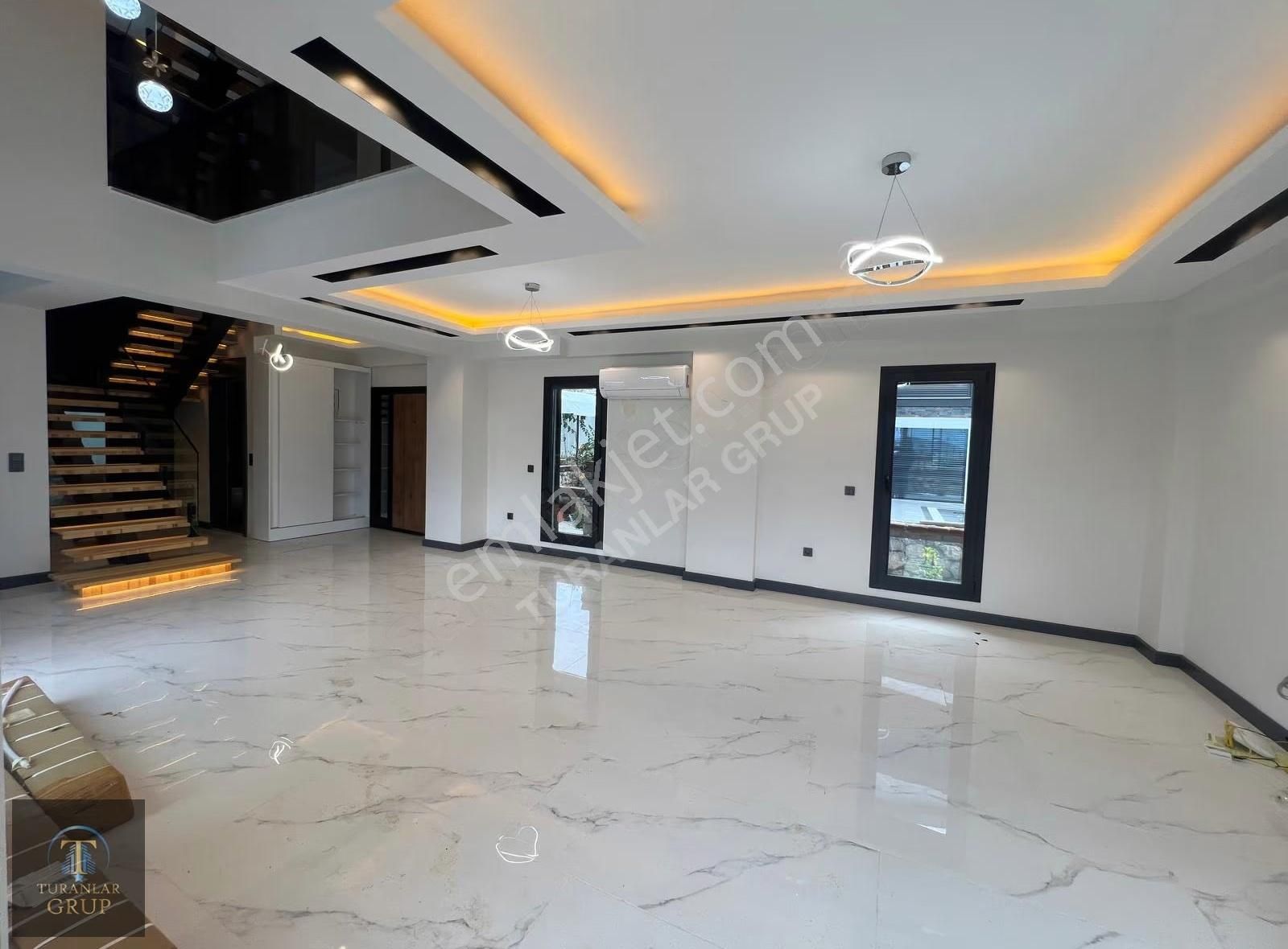 Turanlar Grupta Satılık Deniz Manzaralı Prestijli Lüks Villa - Görsel 10