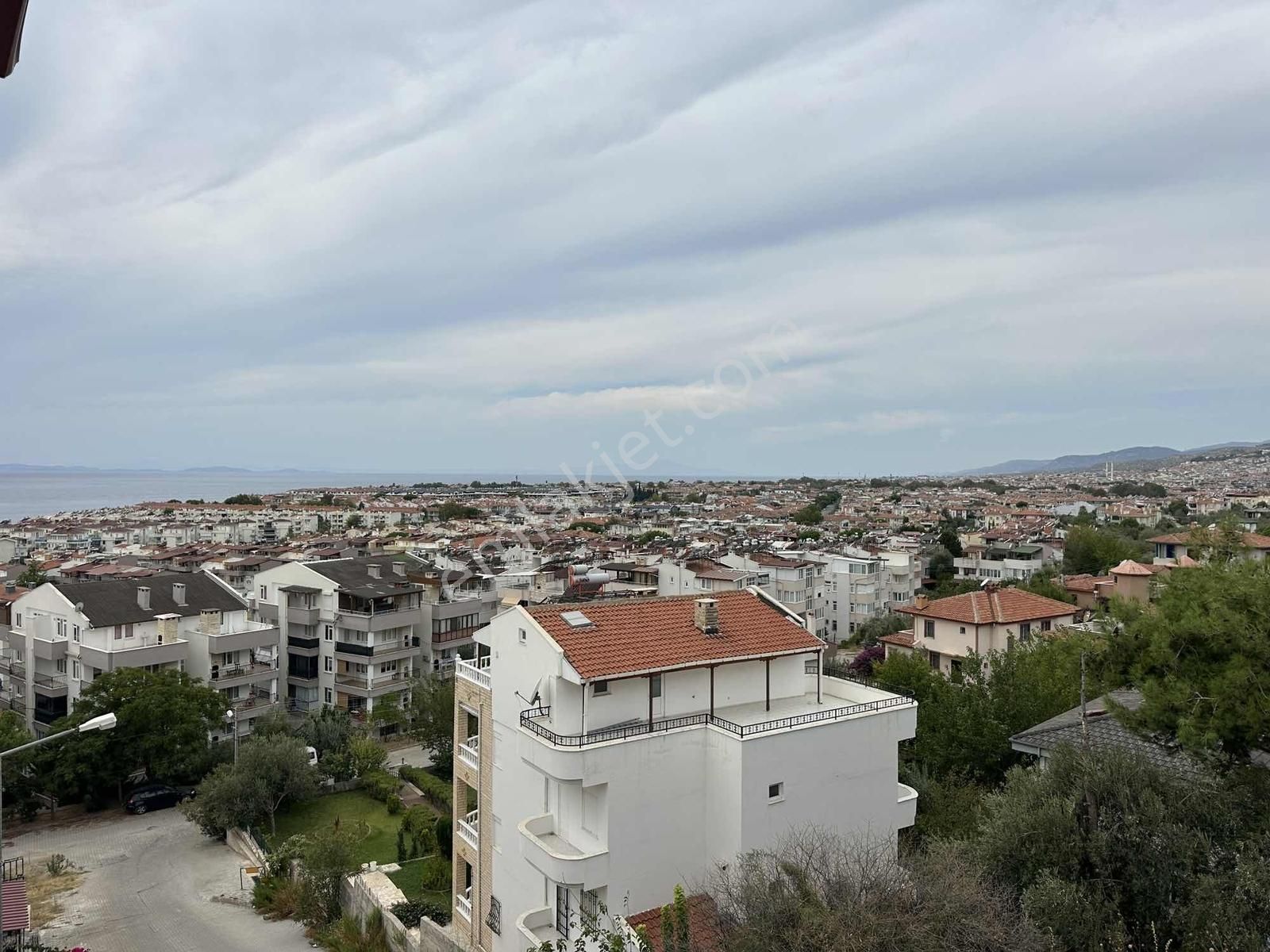 Altınoluk'da Tam Müstakil 6+3 Deniz Manzaralı Satılık Villa - Görsel 12