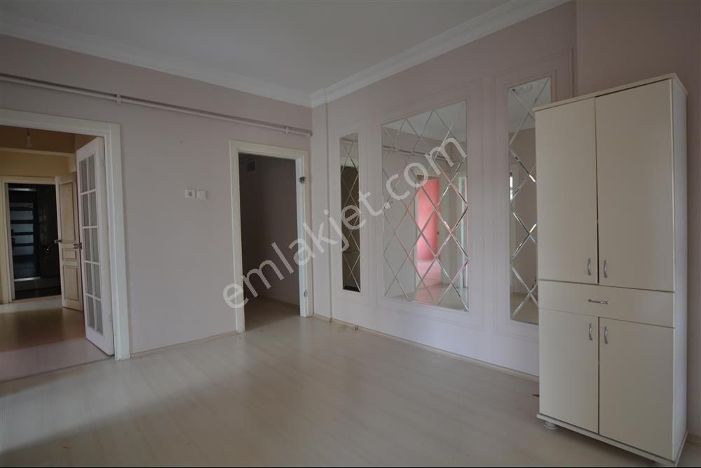 Avcılar Merkez Postane Sokağı Satılık 3+1 Geniş Mt² Daire - Görsel 9