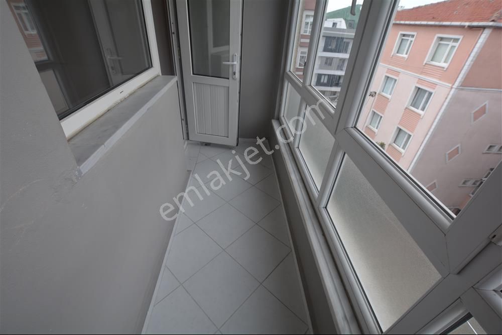 Avcılar Merkez Postane Sokağı Satılık 3+1 Geniş Mt² Daire - Görsel 5