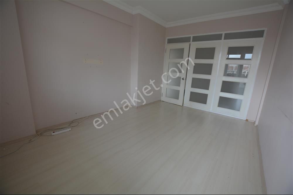 Avcılar Merkez Postane Sokağı Satılık 3+1 Geniş Mt² Daire - Görsel 3