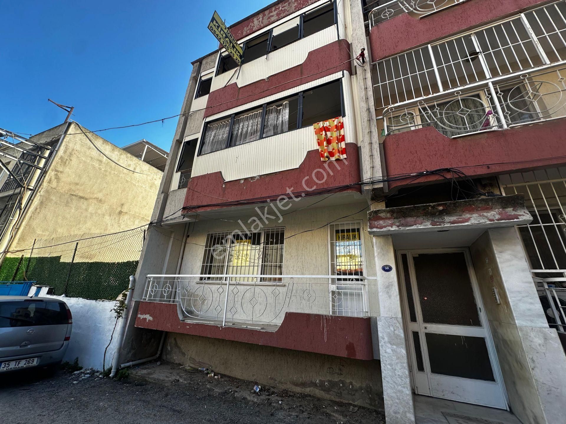 Turpa Konumev Gayrimenkul'den Karabağlar Selvili'de Kiralık Daire 3+1