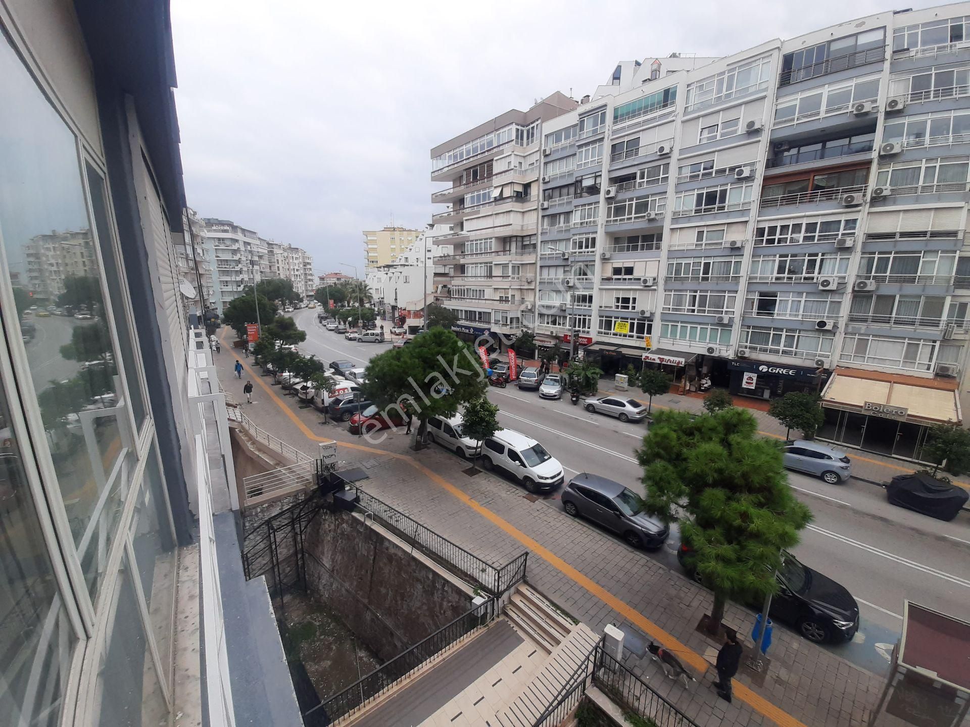 Konak Hatay Hakimevlerinde 3+1 Muhteşem Deniz Manzaralı Satılık Daire - Görsel 28