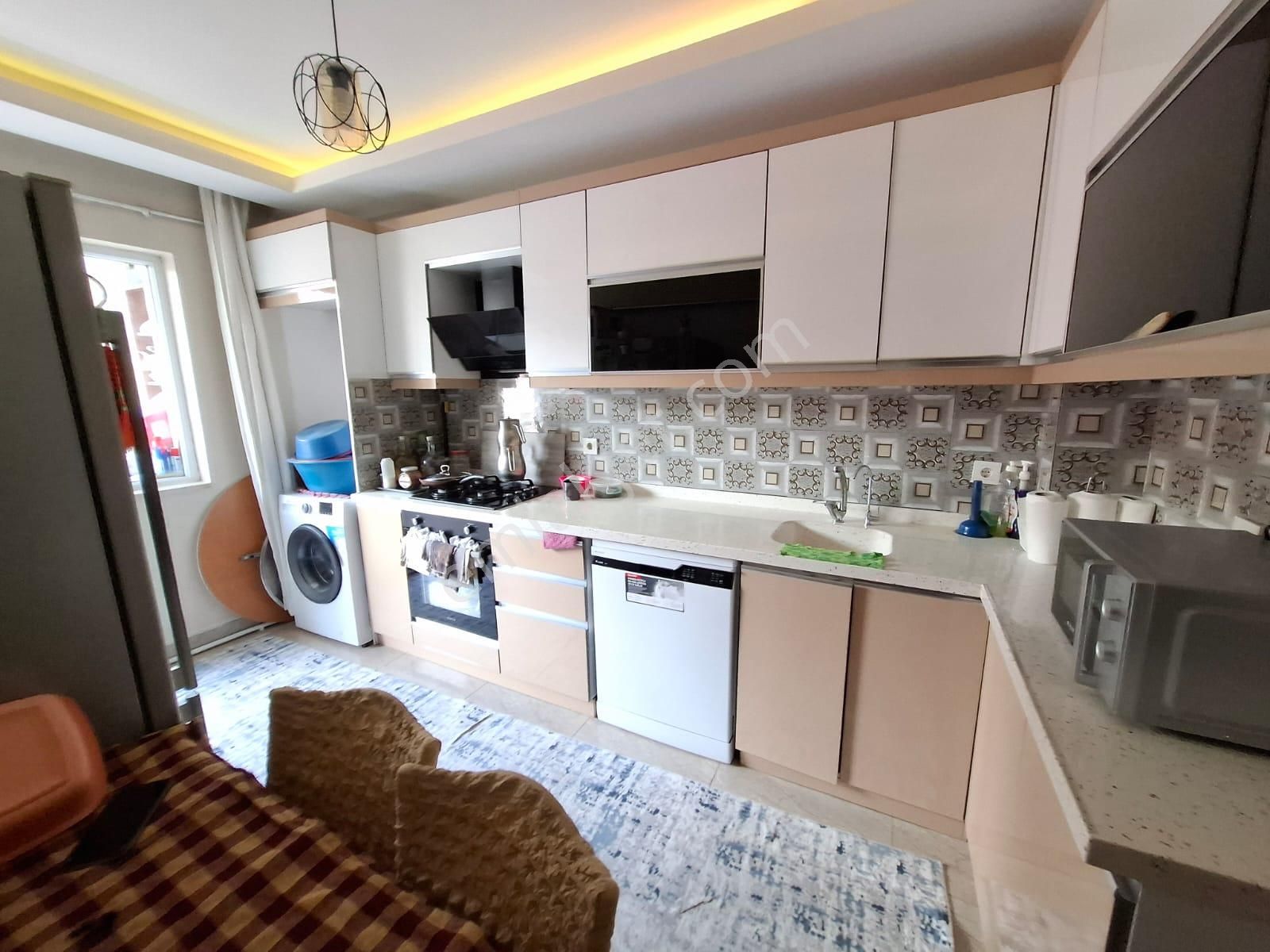 Trene Yakın Yeni Nina Asansörlü Ön Cephe 3+1 Satılık Daire - Görsel 2