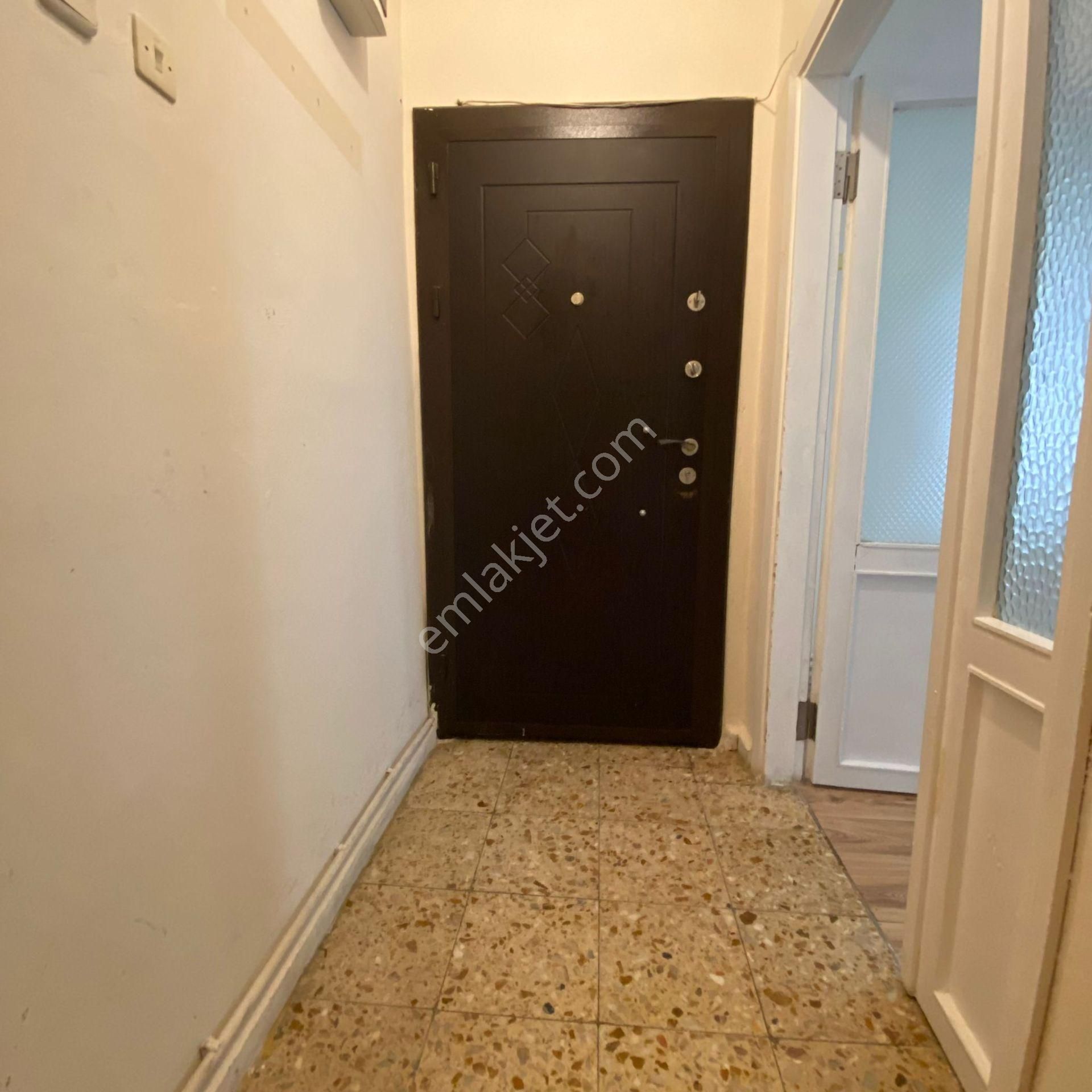 Çengelköy Ordu Caddesi 'nde Yüksek Arsa Paylı 2+1 Satılık Daire - Görsel 10