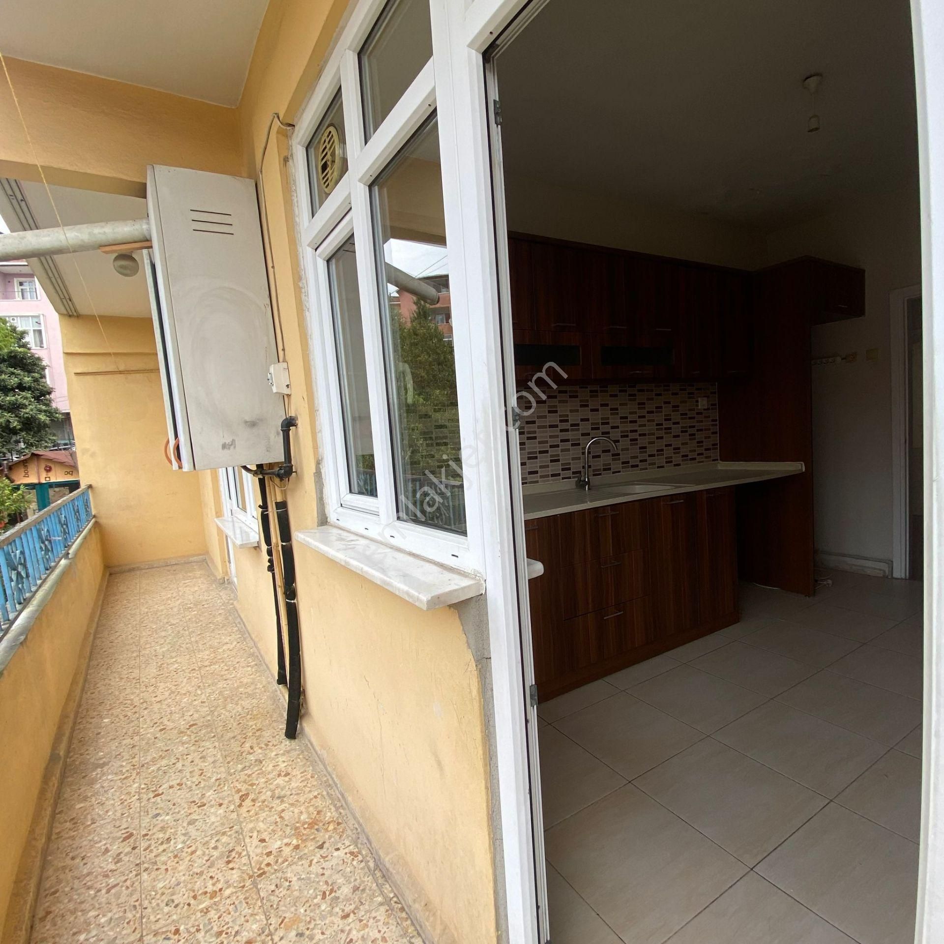 Çengelköy Ordu Caddesi 'nde Yüksek Arsa Paylı 2+1 Satılık Daire - Görsel 16