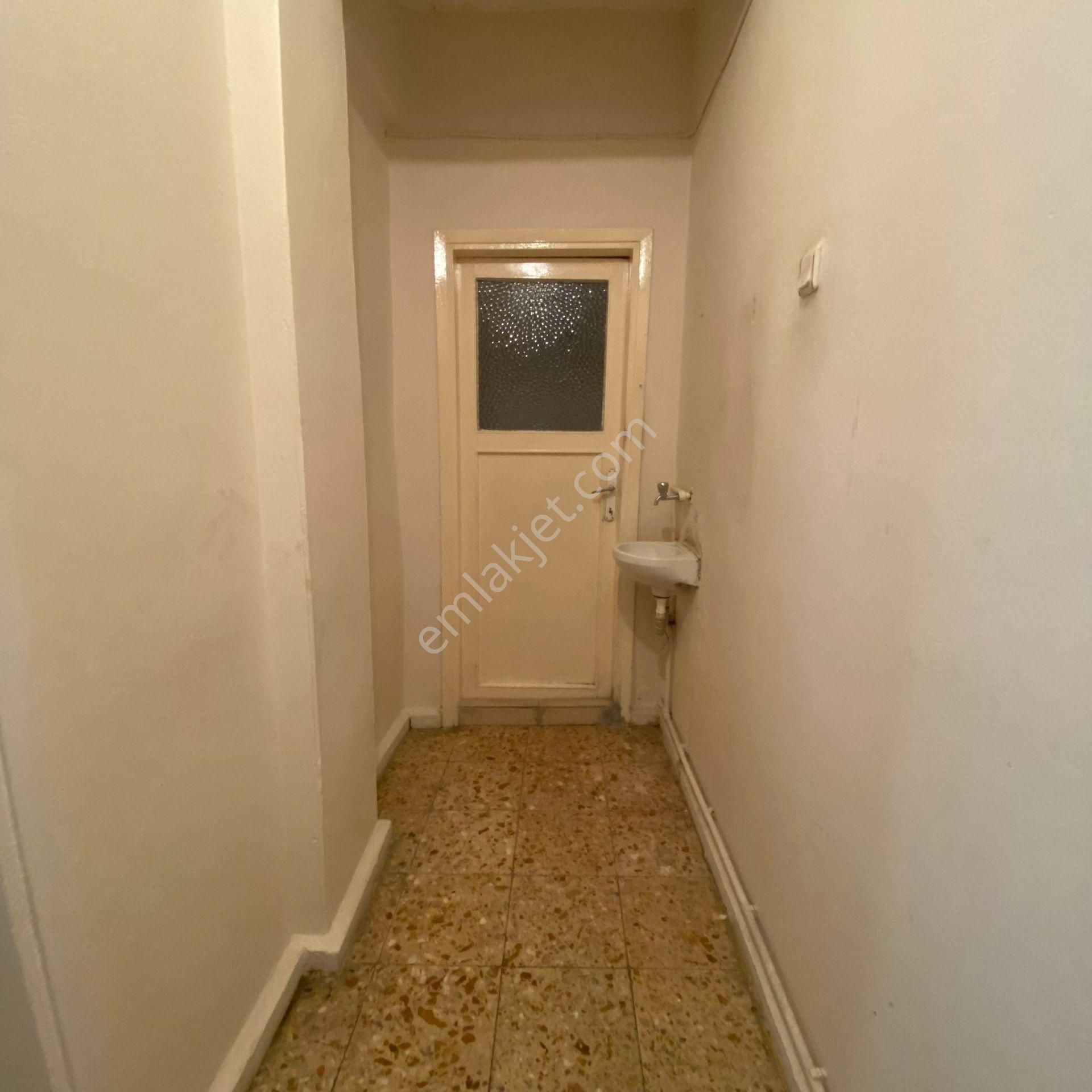 Çengelköy Ordu Caddesi 'nde Yüksek Arsa Paylı 2+1 Satılık Daire - Görsel 23