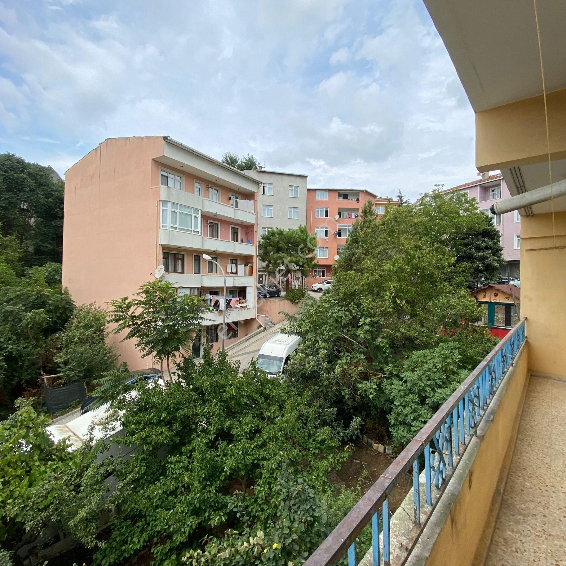 Çengelköy Ordu Caddesi 'nde Yüksek Arsa Paylı 2+1 Satılık Daire - Görsel 2