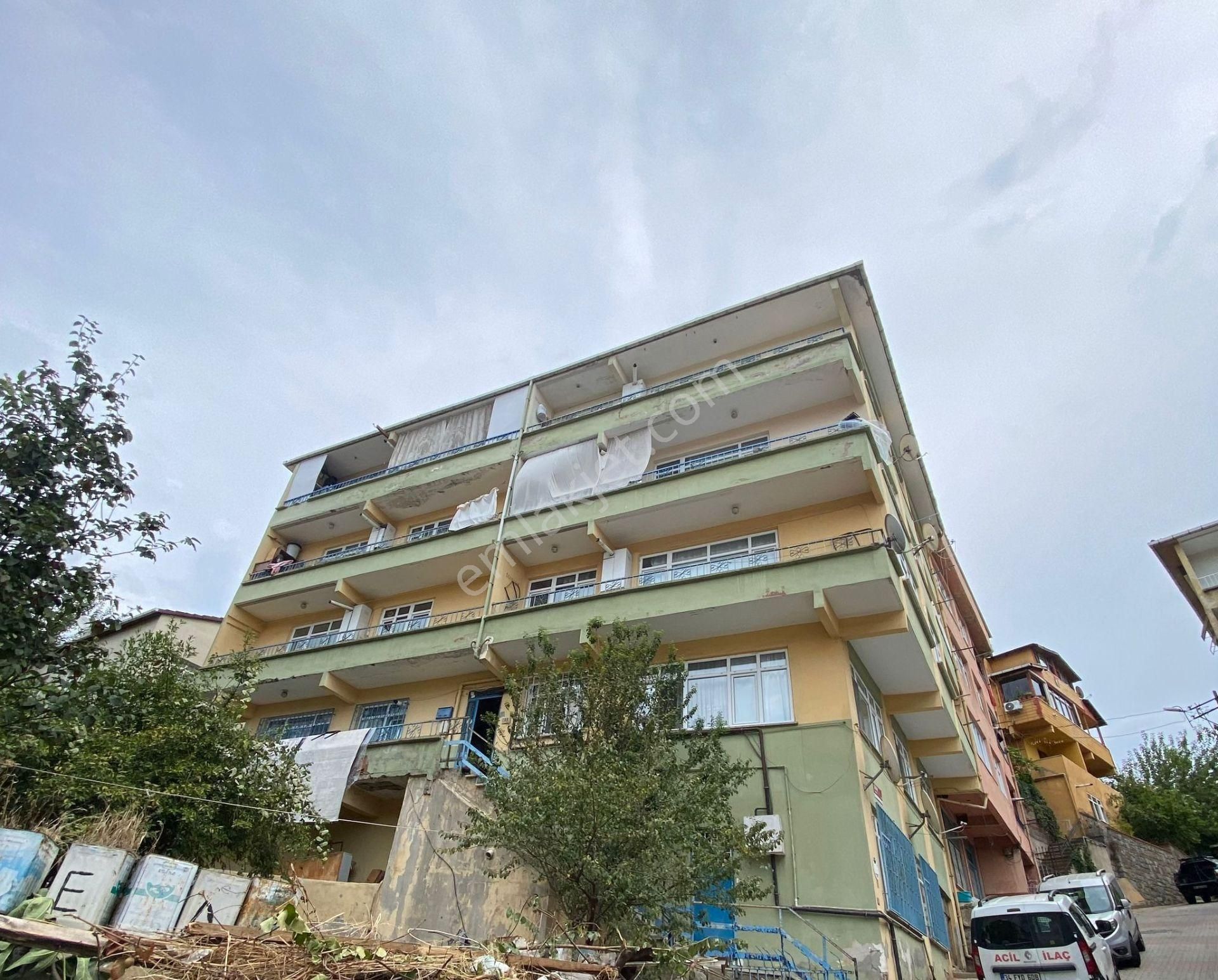 Çengelköy Ordu Caddesi 'nde Yüksek Arsa Paylı 2+1 Satılık Daire - Görsel 5